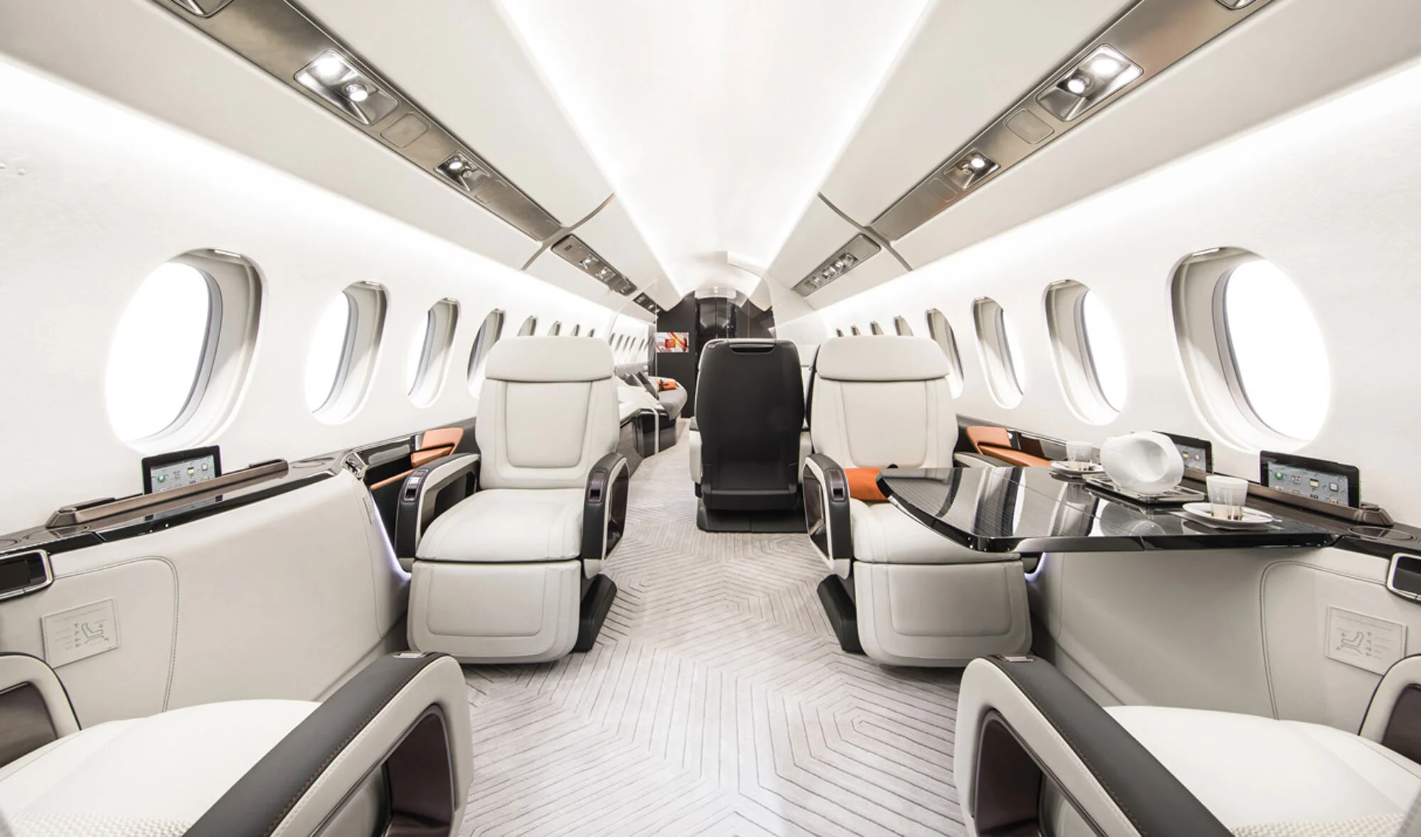 Flowy Falcon 6X Cabin Wins International Design Award