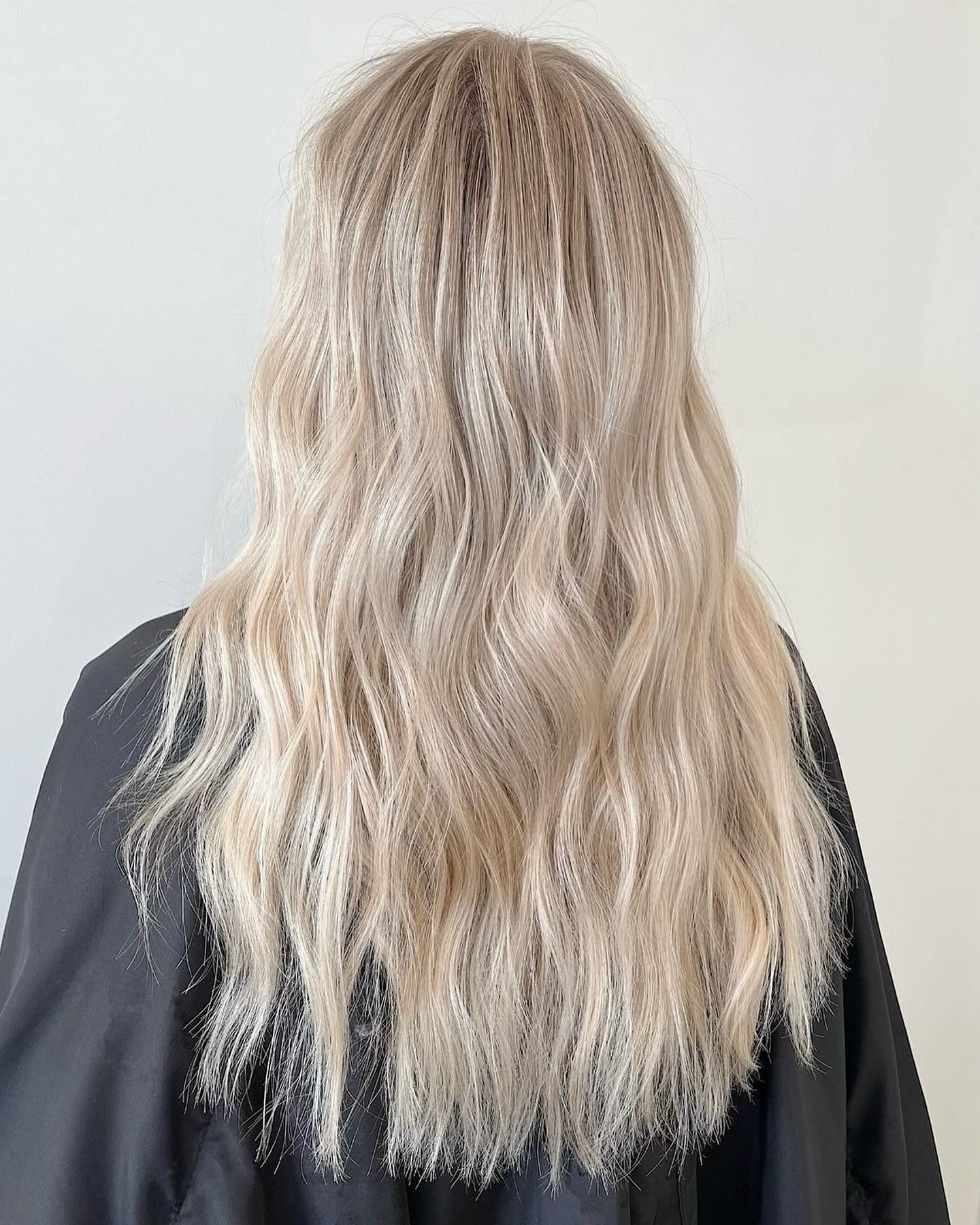 Stunning blonde transformation by @hairbyjordyn.w  #princegeorgebc#princegeorgehairstylist#princegeorgehair#princegeorgehairsalon#yxs