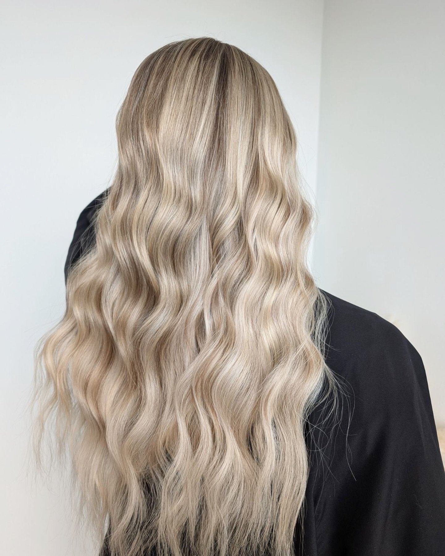 Seamless blonde + perfectly matched 22&rdquo; extensions by Ciara ✨ Using the only the best hair from @philocalyhair for this flawless transformation! #princegeorgebc#princegeorgehairextenaions#princegeorgehairstylist#princegeorgehairsalon#princegeor