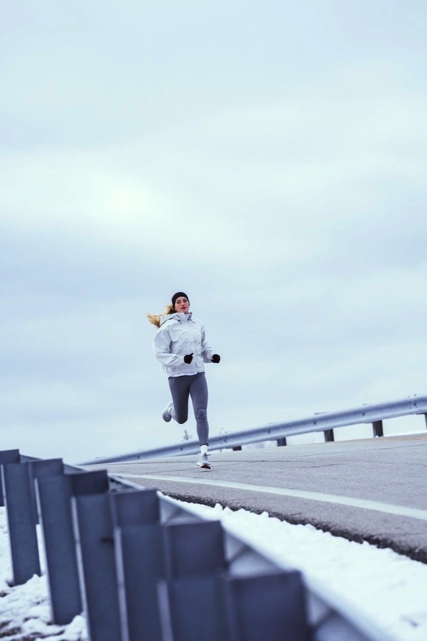 Female_Runner_Outdoor_Winter_Flux-08003.jpg