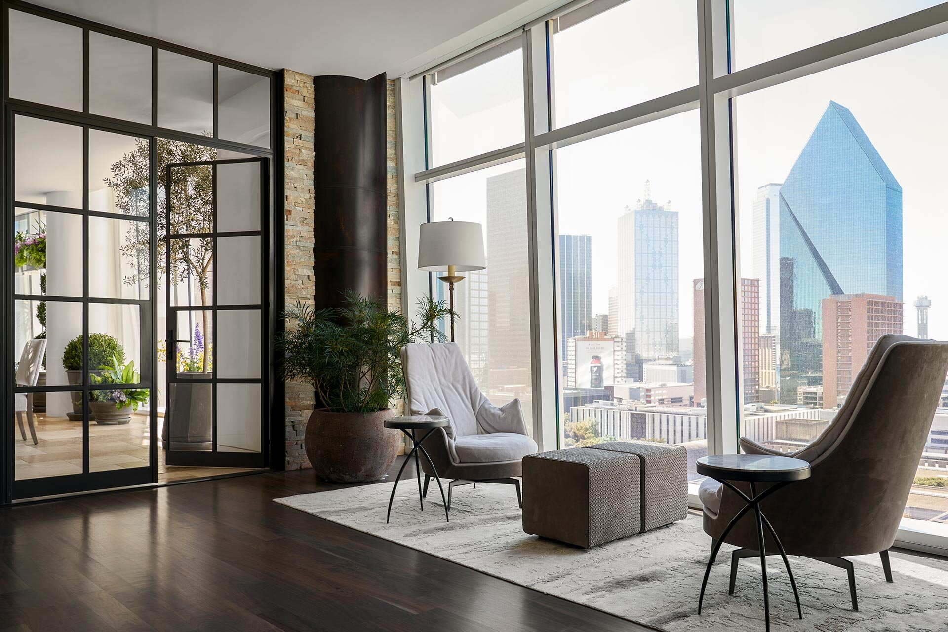  Modern comfortable contemporary in Museum Tower high-rise by Bernbaum/Magadini Architects features city views to downtown Dallas's most vibrant neighborhood the Arts District 