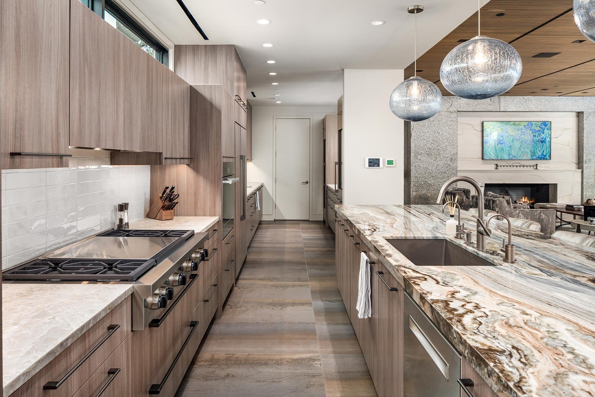 Modern comfortable contemporary galley kitchen in University Park, Dallas, Texas 