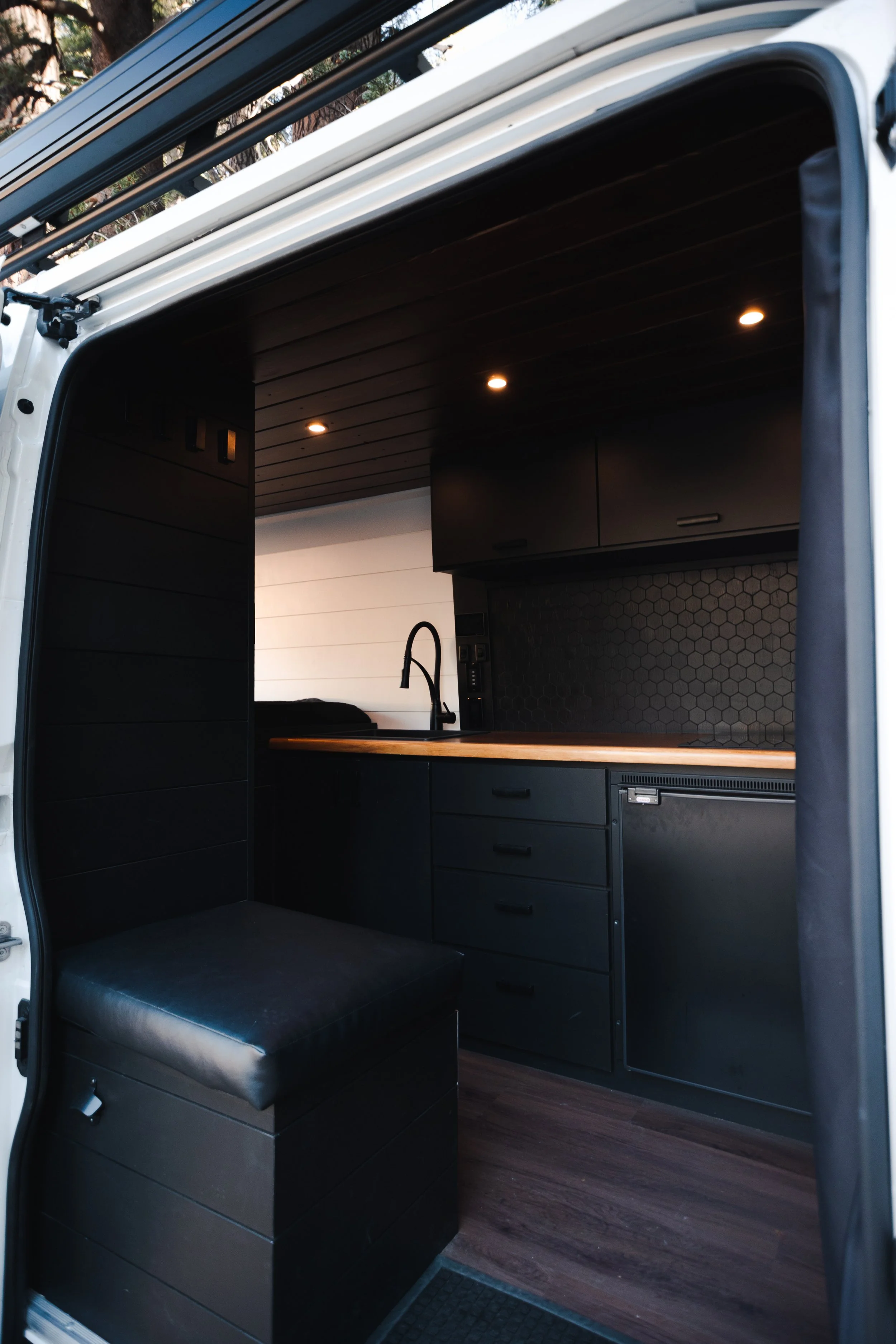 Socalcustomvans.com