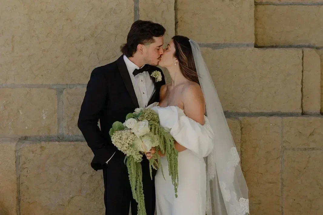 Courthouse Ceremony & Garden Reception with Mesmerizing Florals from Ella & Louie