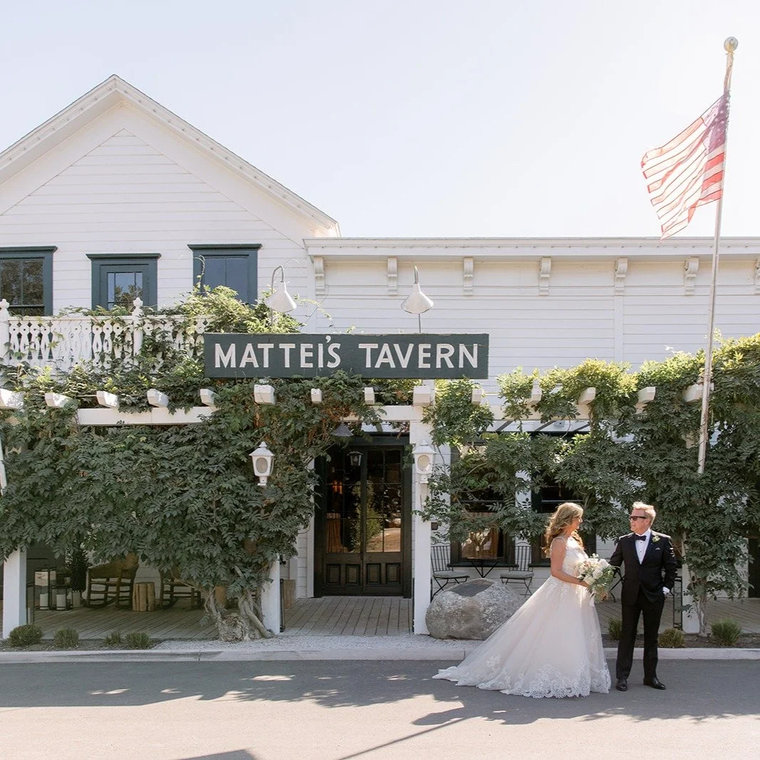 A windy and beautiful wedding in the garden at @matteistavernauberge this past weekend. Classic and romantic with a touch of rock n' roll. So many personal details made it a truly special day.

Planning + Design: @onyxandredwood
Photography: @emilylo