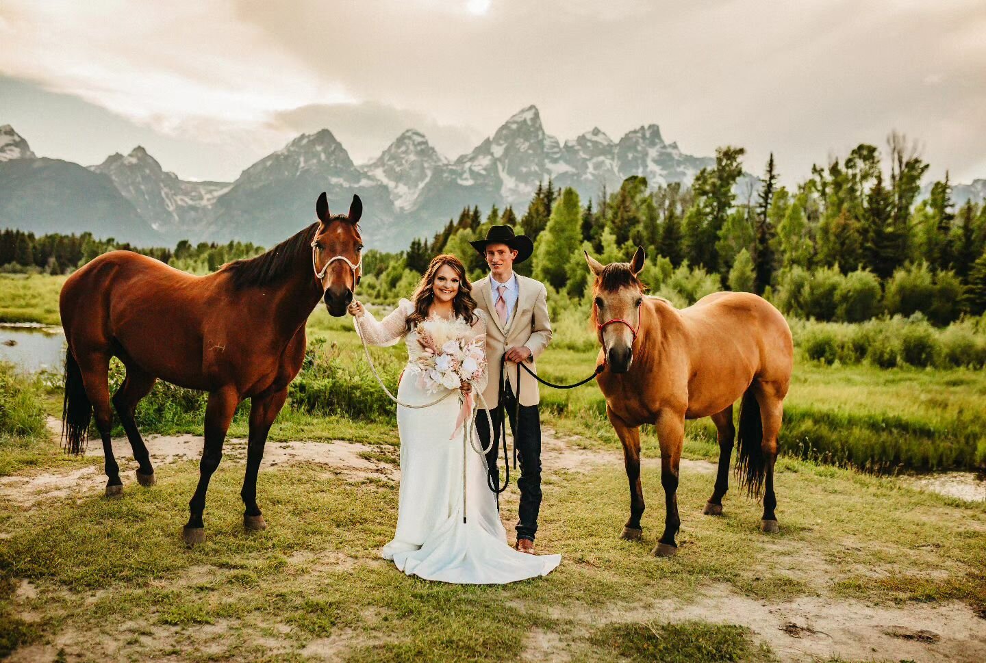 Where cowboys and the Tetons meet, the Wild West's spirit roams free.
Kinzie + Jacob are rodeo stars native to Jackson, WY. Their July day interview Tetons was a dream.
#jacksonhole #westernwedding