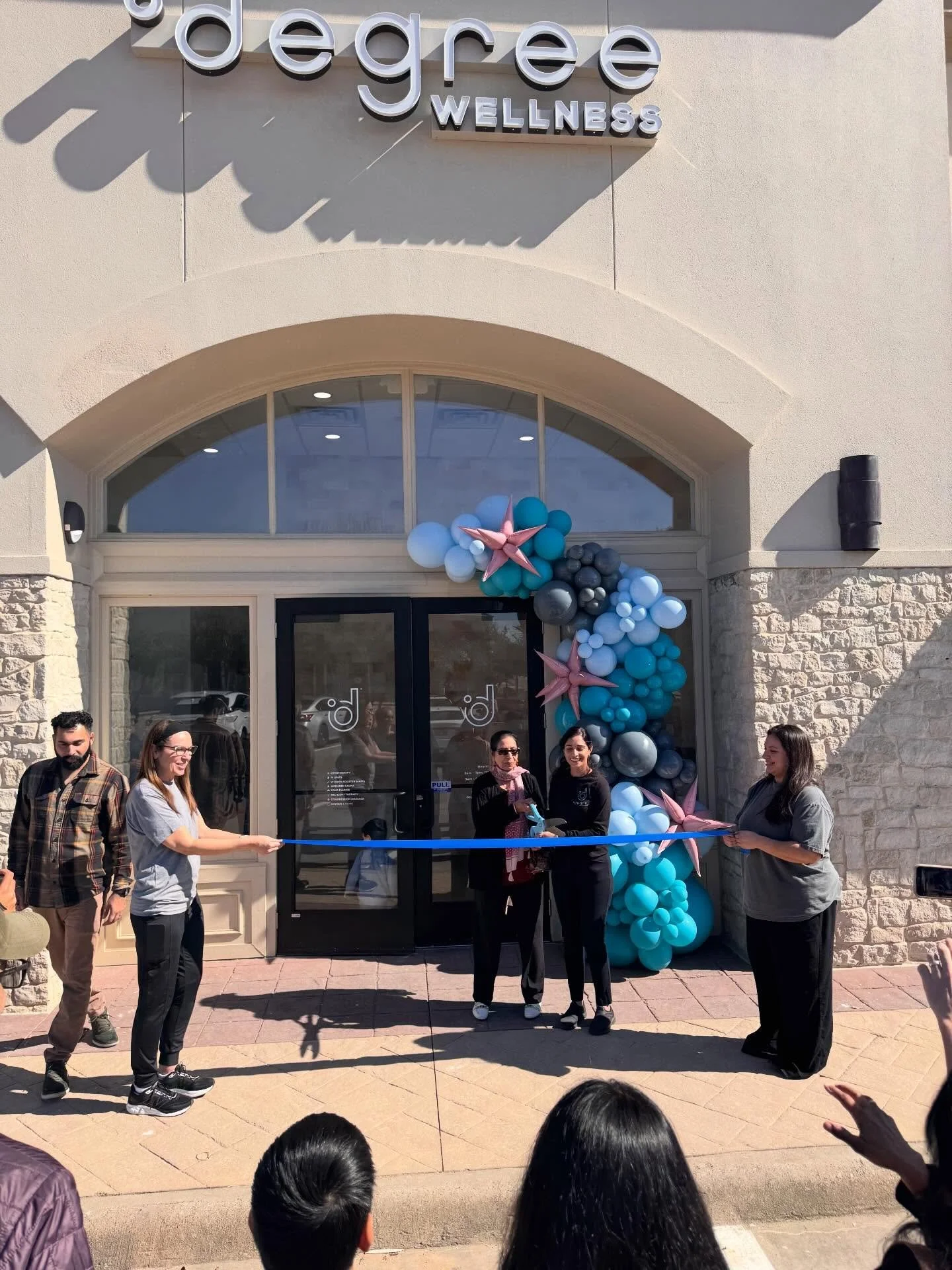 Congrats to my boss and owner of Degree Wellness Southlake on the grand opening. The Texas weather was perfect for the occasion. 
&bull;
&bull;
&bull;
#degreewellnesssouthlake #wellness #holisticcare #grandopening