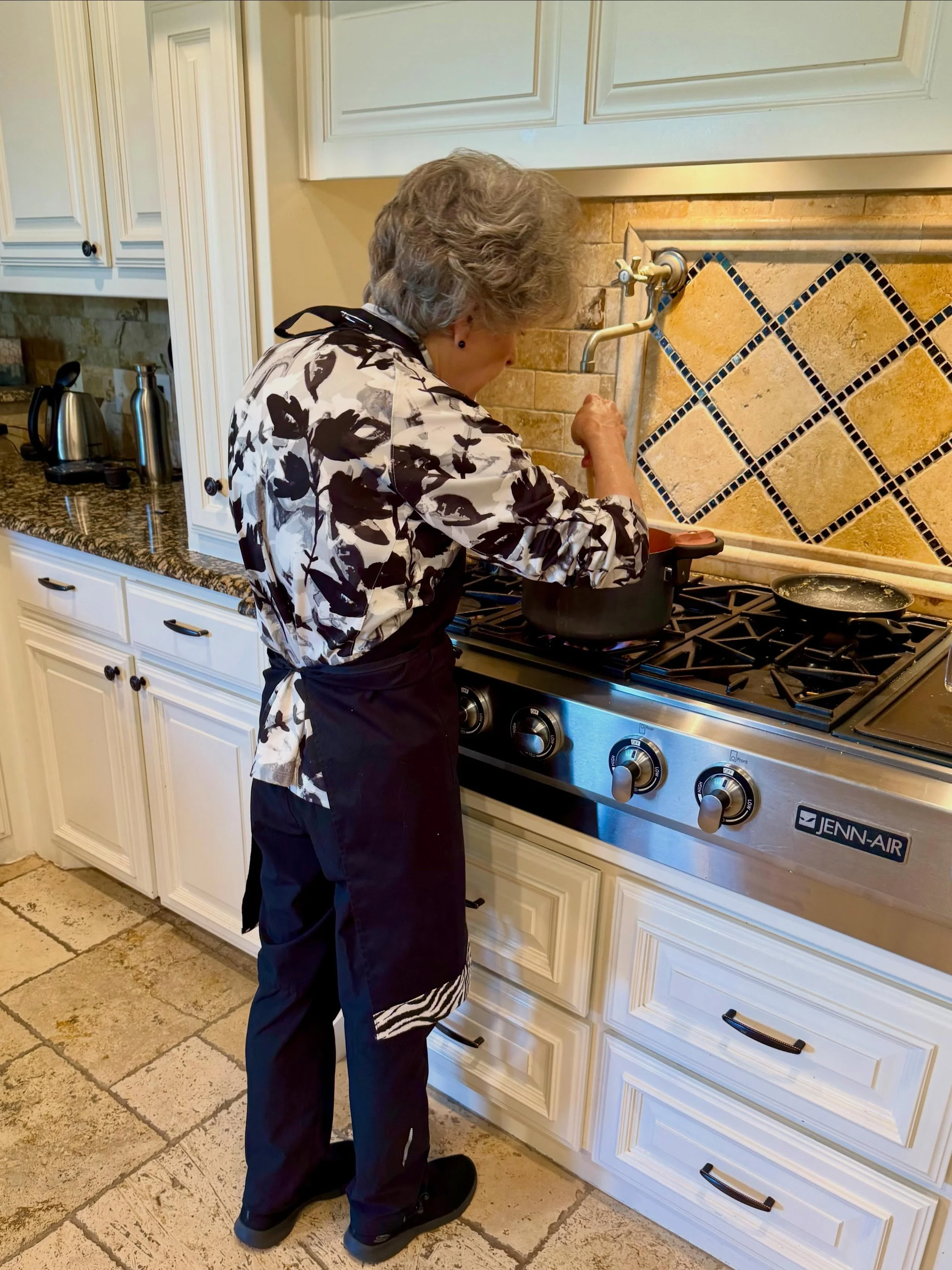 Ragan and I made homemade blackberry jam this morning. A first for both of us&hellip; hoping it sets up like it should 🤞
&bull;
&bull;
&bull;
#homemade #blackberryjam #friends #saturdaymorning