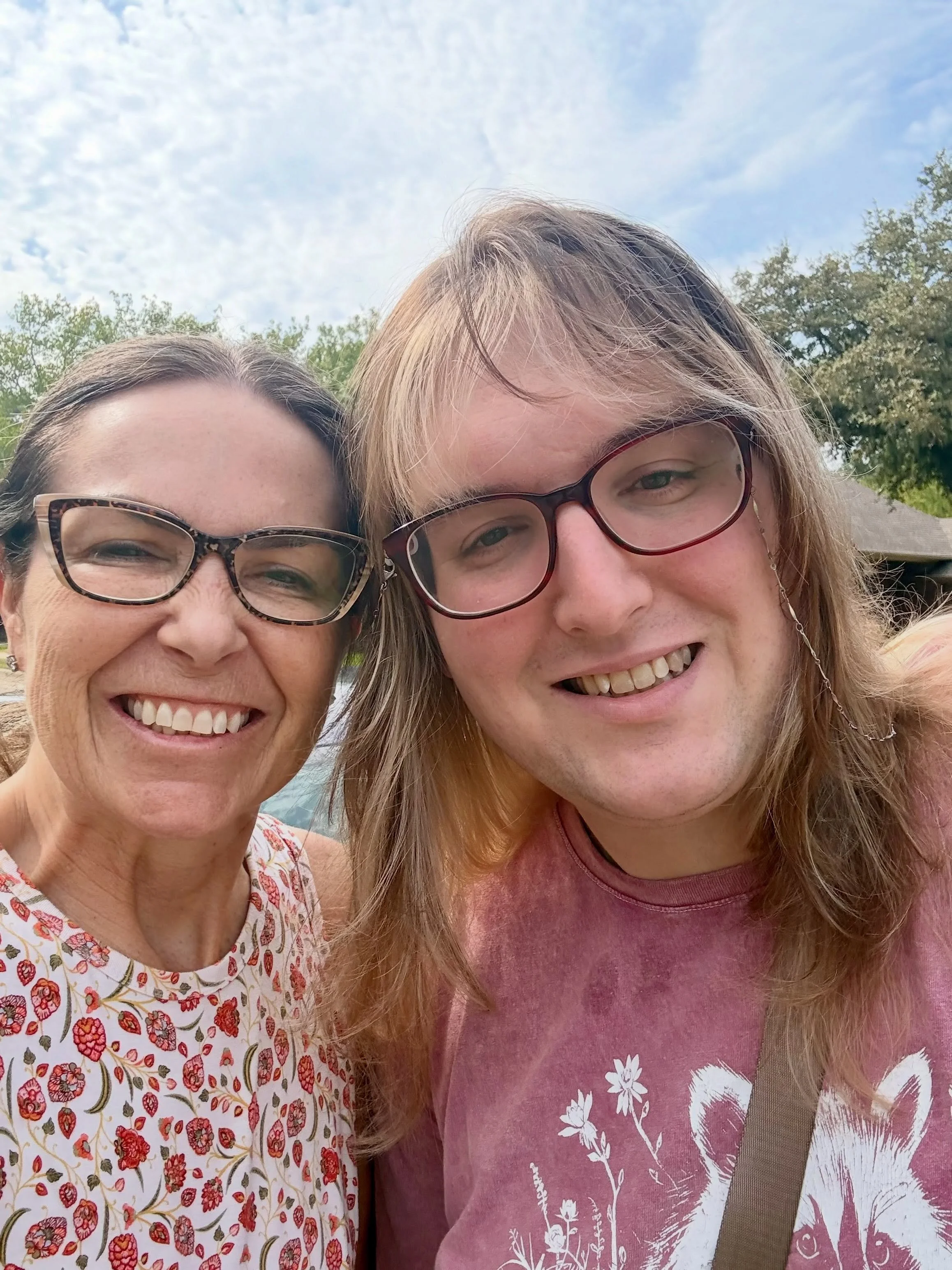 Today was my last day with Taylor before she moves to Portland. In between packing up her car&hellip; we had lunch and then some tasty, fun ice cream. 

Taylor has wanted to spread her wings for sometime 🪽and she has my biggest blessing for this new