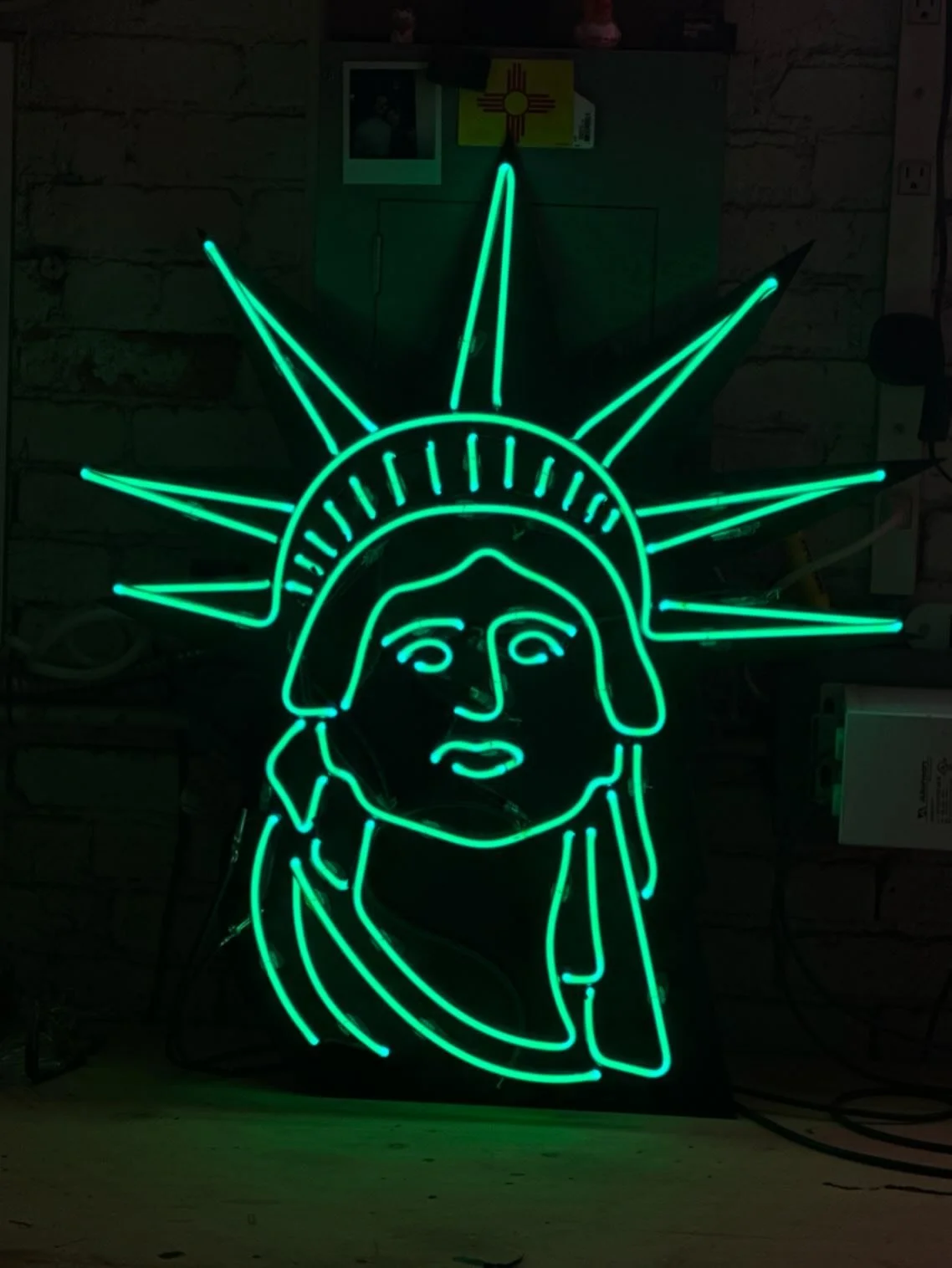 Lady Liberty 🗽 - 28&rdquo; x 31&rdquo; - Uncoated emerald w/ argon+mercury