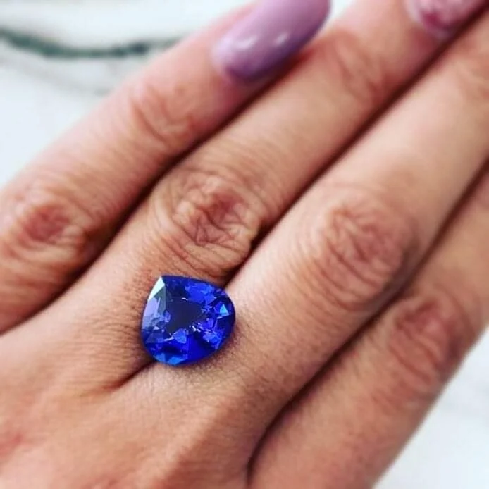 We love couloured gems and are able to source the perfect gemstone for you.  This loose 5.72ct tanzanite has a vibrant hue and is currently available and ready to be put in a custom jewellery design. 