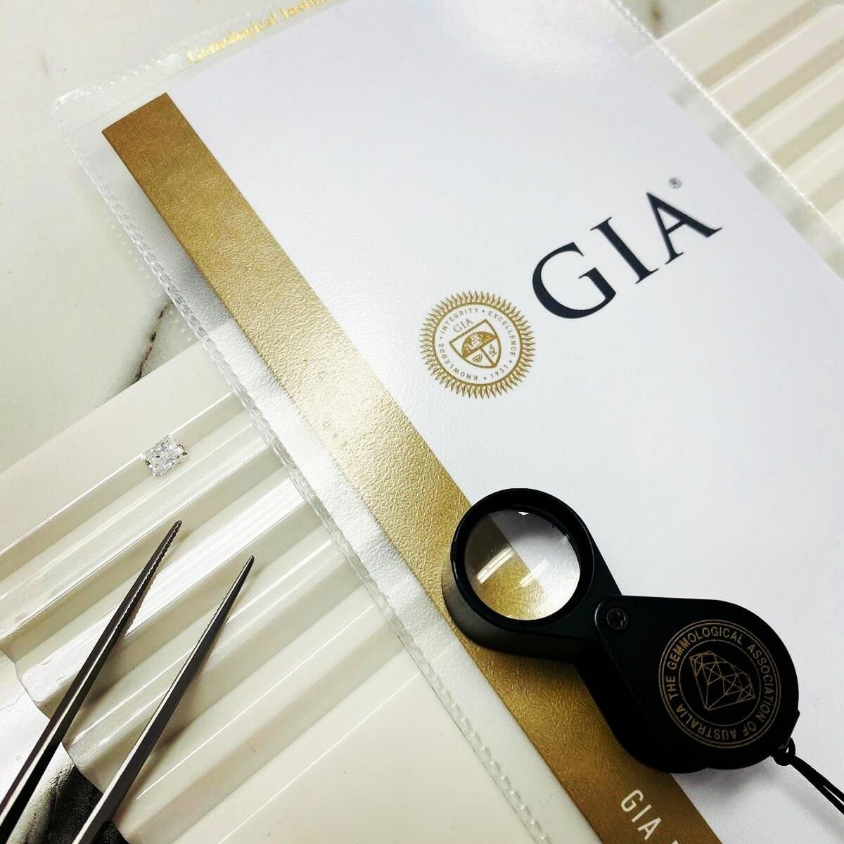 All of our diamond engagement rings use GIA certified diamonds.  A onsite gemmologist can help make finding that perfect gemstone as easy as possible. 