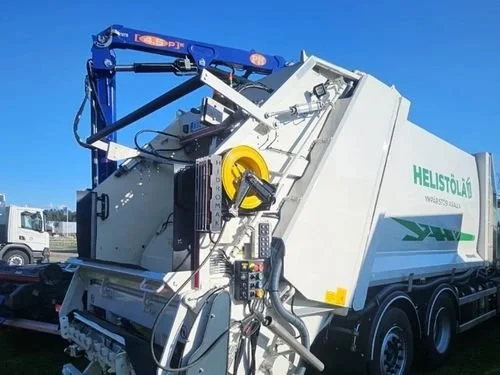 Hidro-Mak jätepakkaaja 15m3 säiliöllä, PM4522P nosturilla ja Keoxer -pesurilla