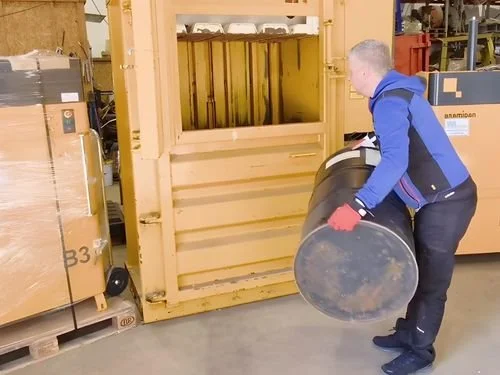 Nyt puristetaan tynnyreitä, Katso video.