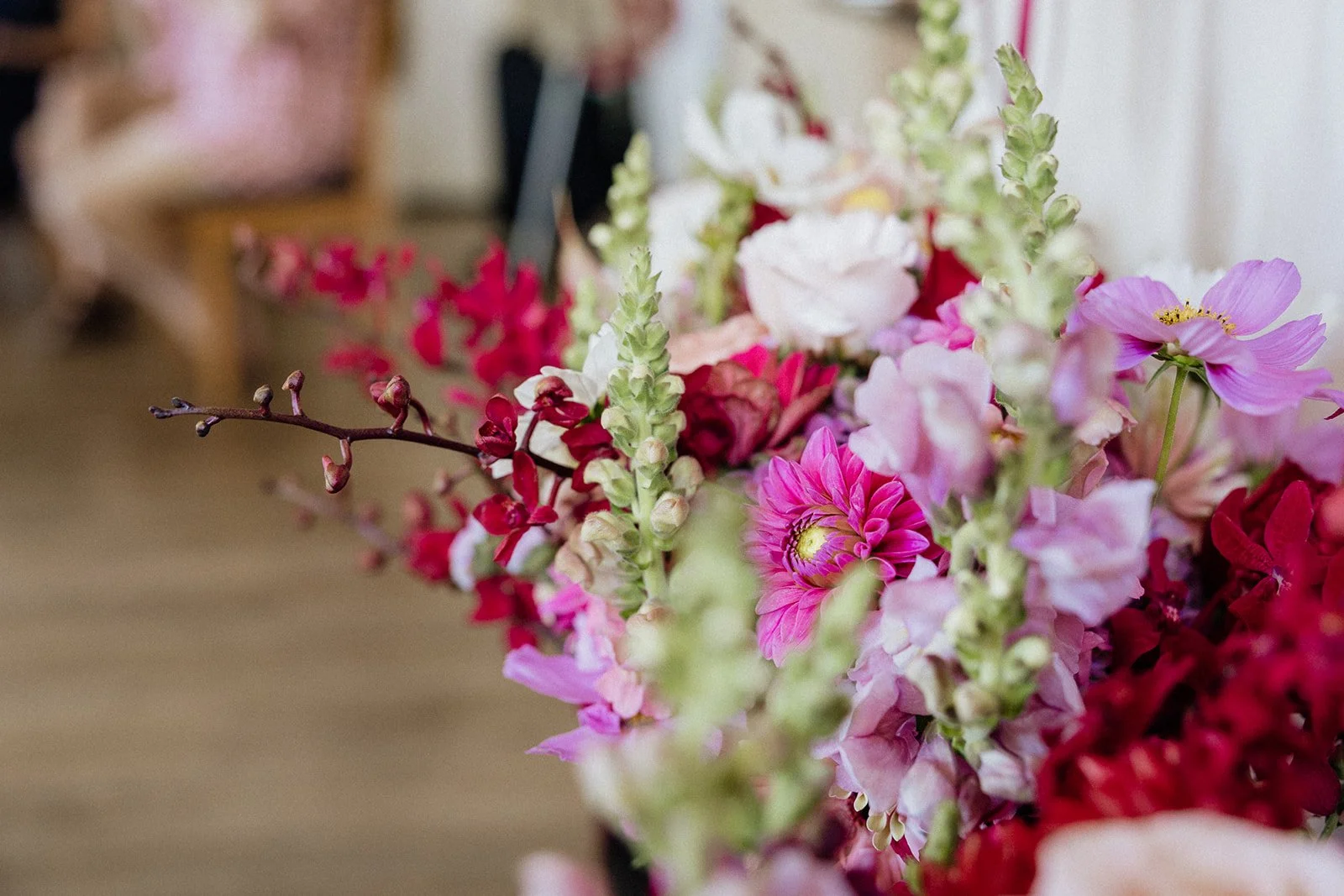 01 AliceShaneBridalPrep-7.jpg