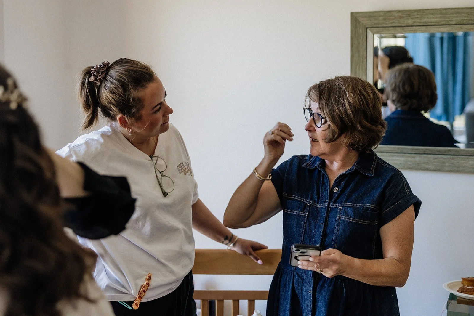 01 AliceShaneBridalPrep-16.jpg