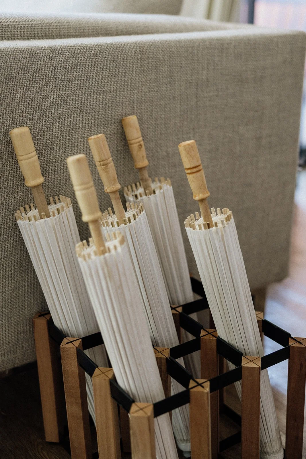 01 AliceShaneBridalPrep-6.jpg