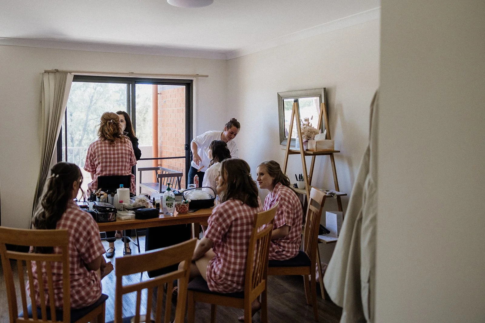 01 AliceShaneBridalPrep-38.jpg