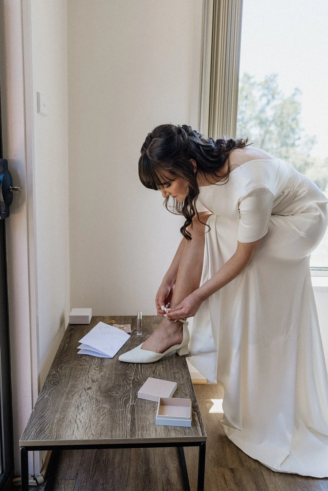 01 AliceShaneBridalPrep-76.jpg