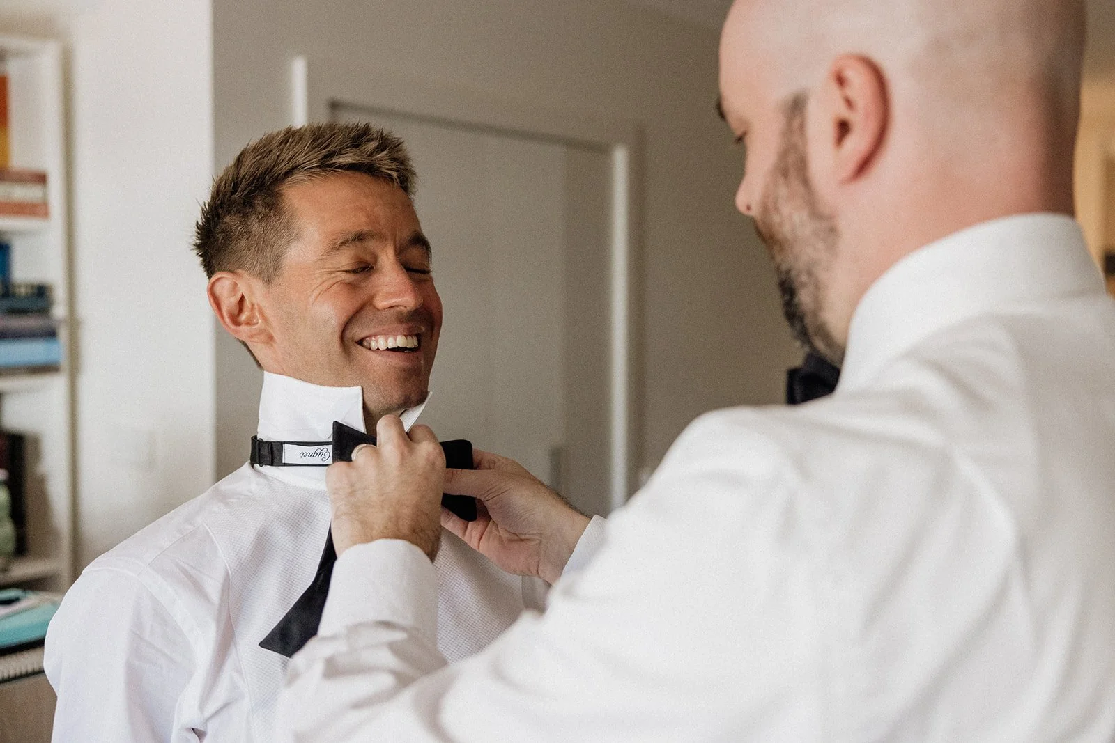 02 AliceShaneGroomPrep-20.jpg