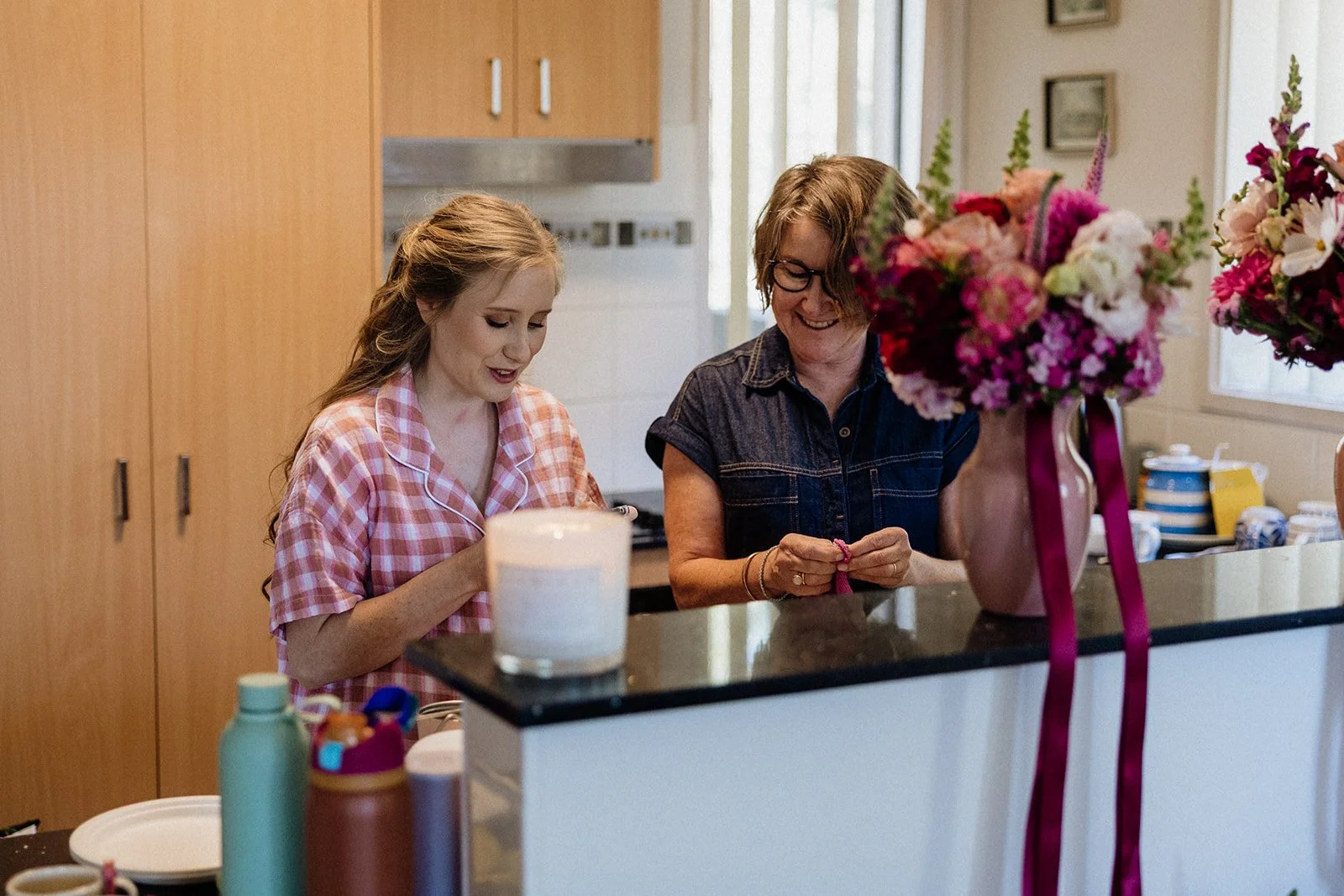 01 AliceShaneBridalPrep-12.jpg