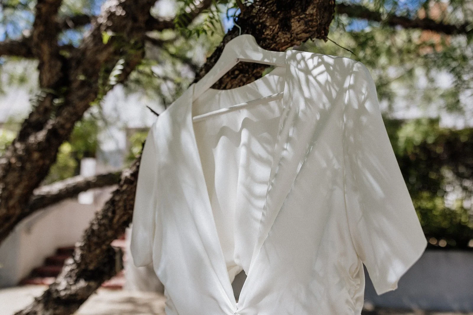 01 AliceShaneBridalPrep-9.jpg