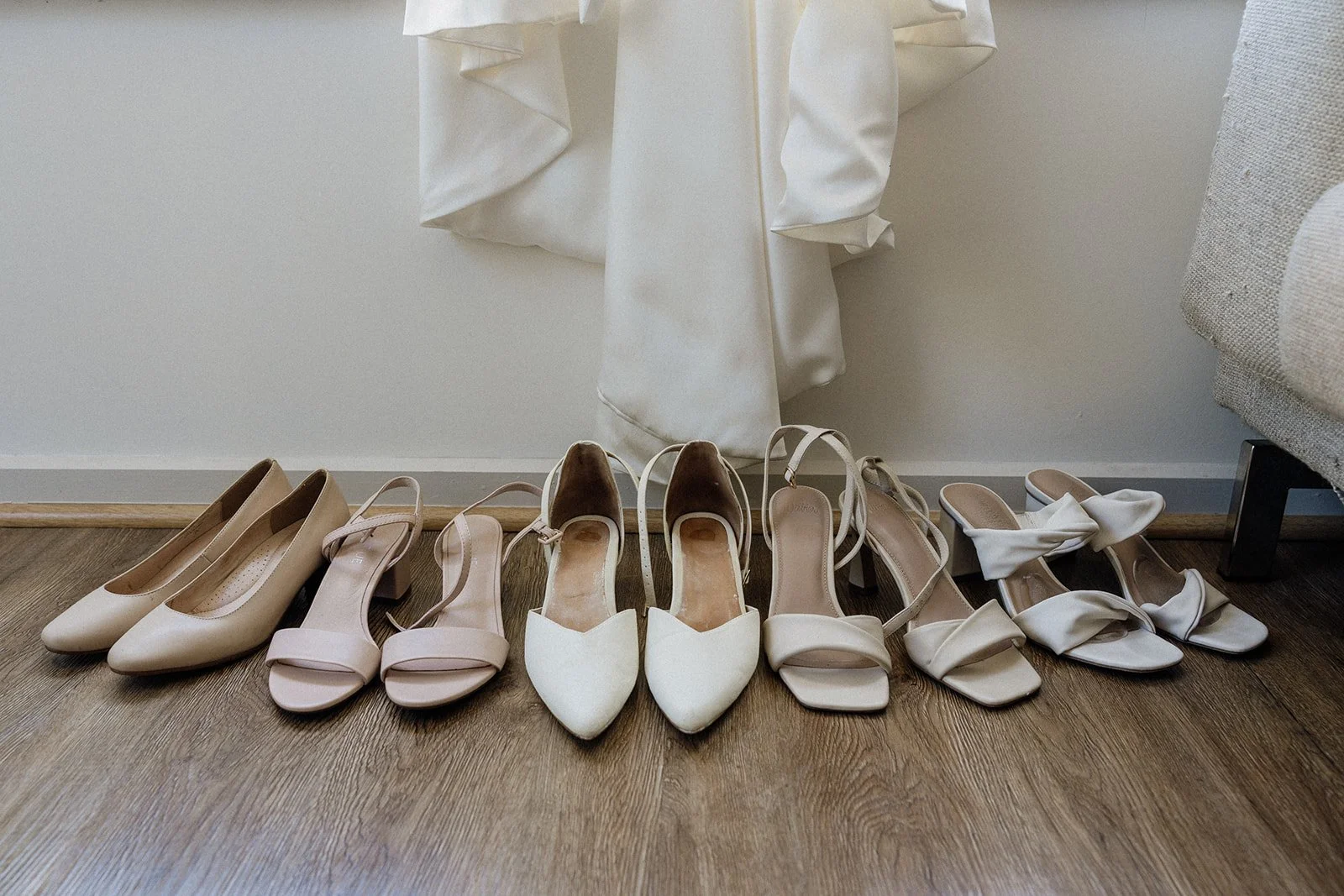 01 AliceShaneBridalPrep-25.jpg