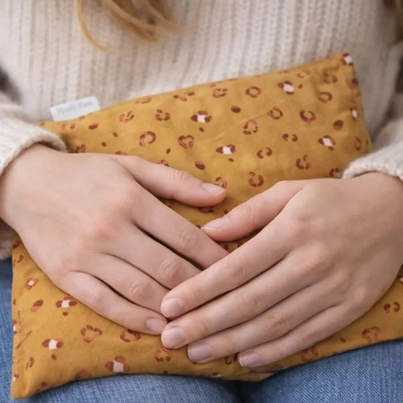 Bouillotte sèche ou bouillotte à eau : laquelle choisir ?