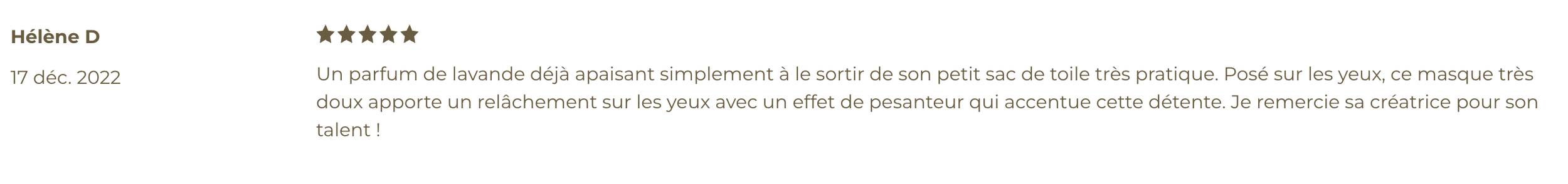 Avis avec une étoile, une date, un nom, une note de cinq étoiles, un commentaire sur un masque pour les yeux parfumé à la lavande.