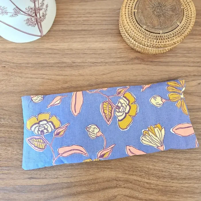 eye-pillow-pooja.webp