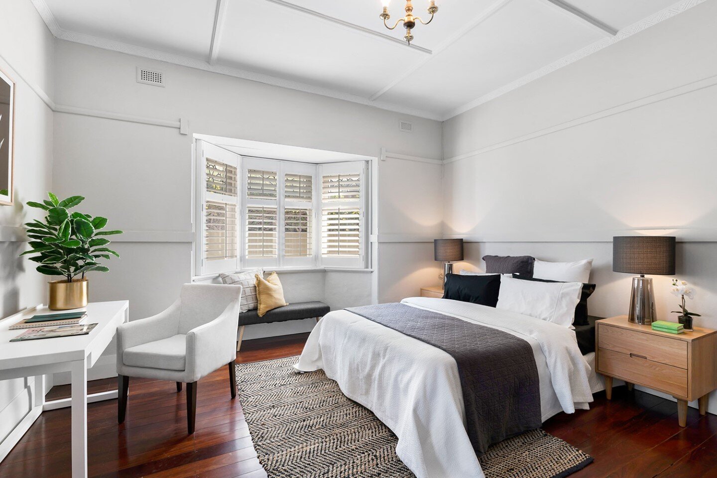 [Real Estate] Who else likes character homes? They are always such a joy to photograph, especially when the second bedroom is just as impressive as the master. 🏡⁠
⁠
@diakritanz @raywhitegrange ⁠
⁠
#adelaide #realestate #realestatephotography #adelai