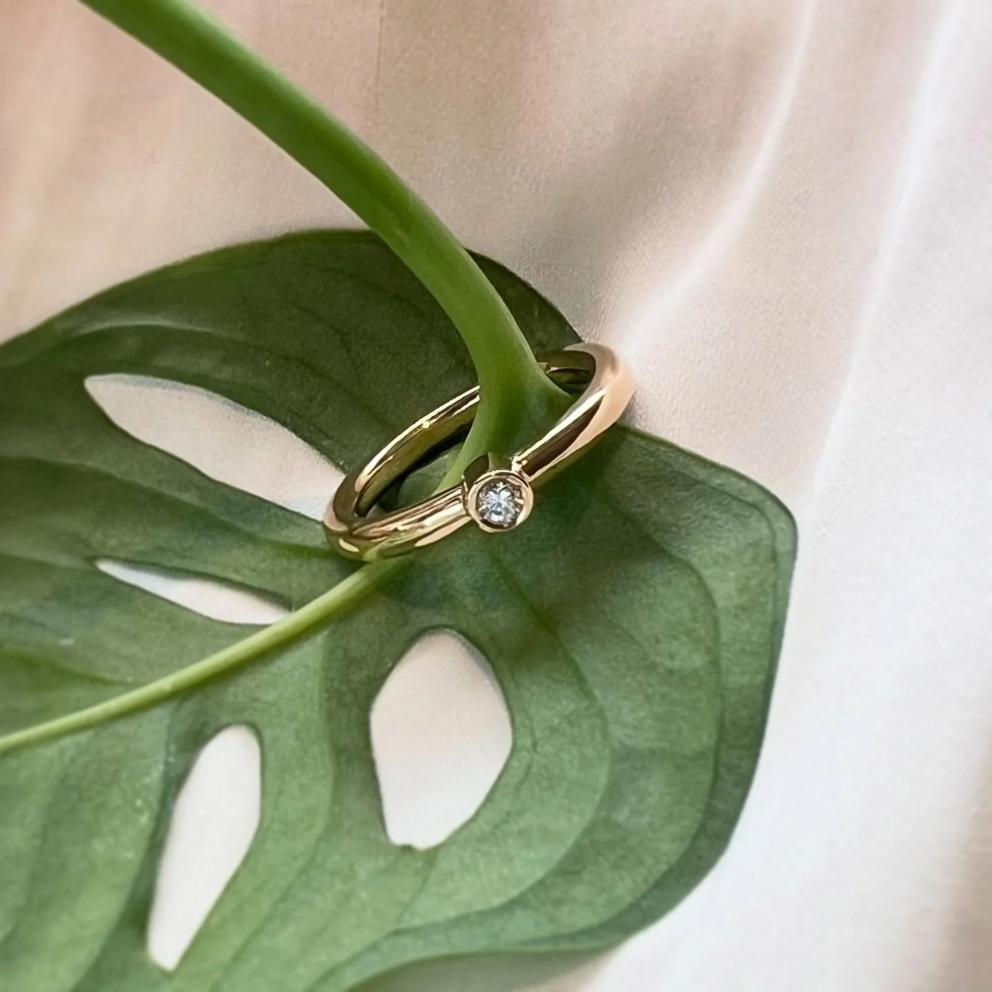 Have you been thinking about finally gathering that old gold you no longer wear and turning it into something new you&rsquo;ll truly love to wear?

What are you waiting for? Book your appointment and let us transform it into something made just for y