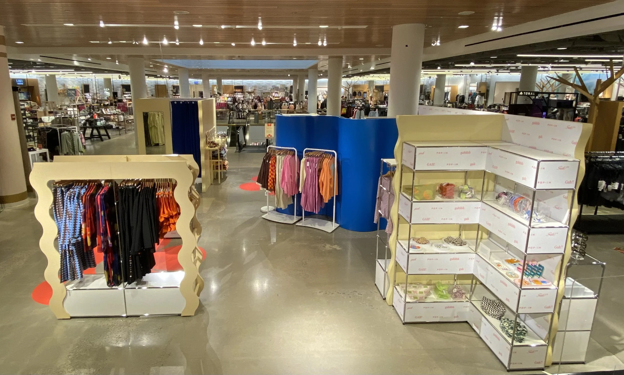 Lisa Says Gah! Pop Up.
Chicago, IL