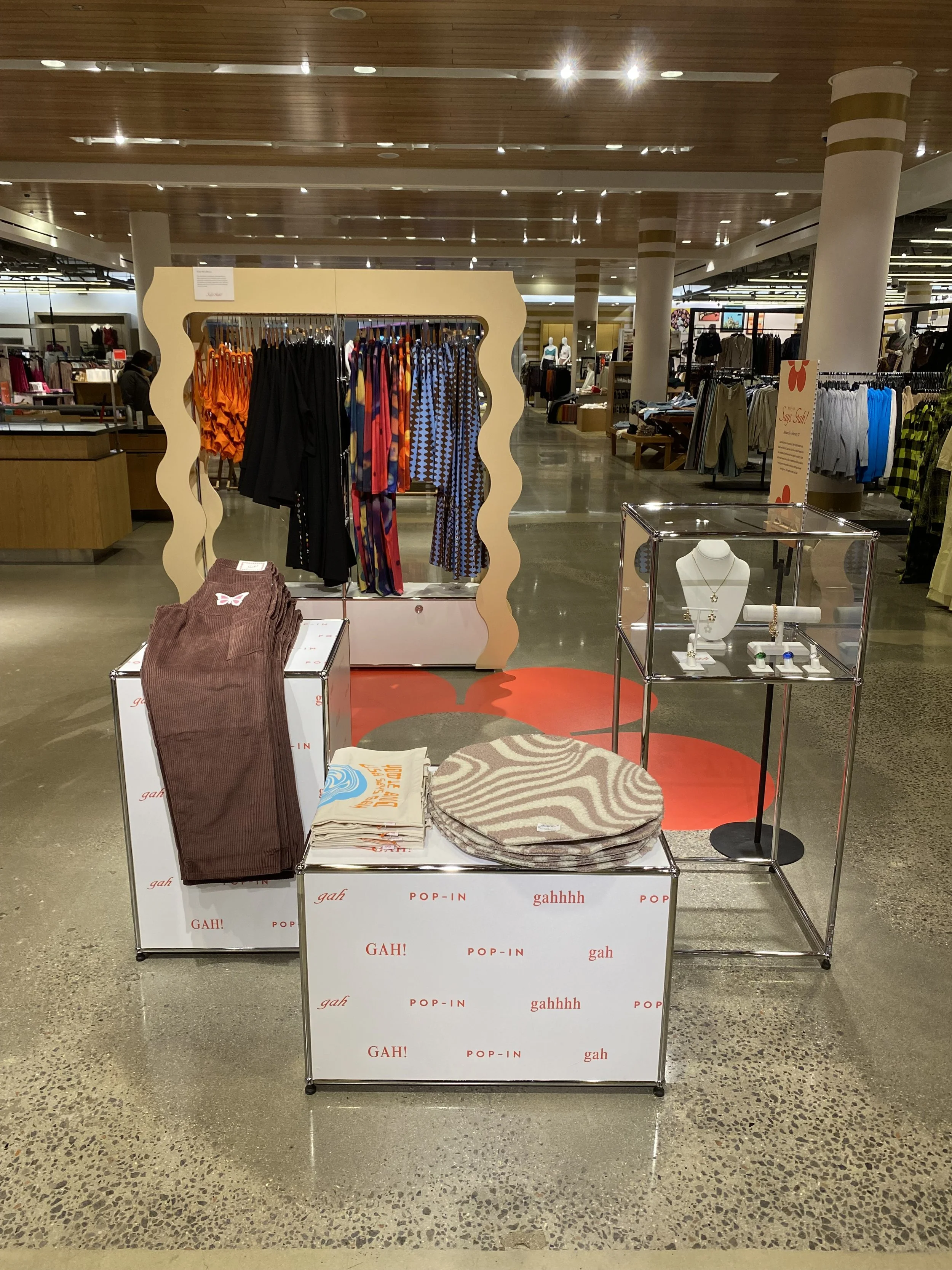 Lisa Says Gah! Pop Up.
Chicago, IL