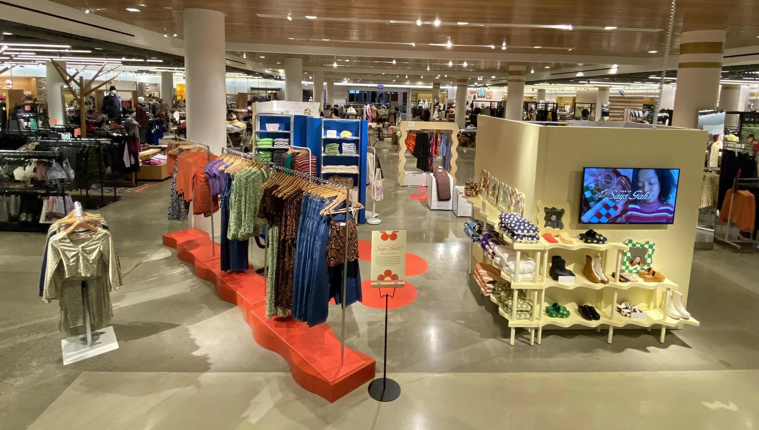 Lisa Says Gah! Pop Up.
Chicago, IL