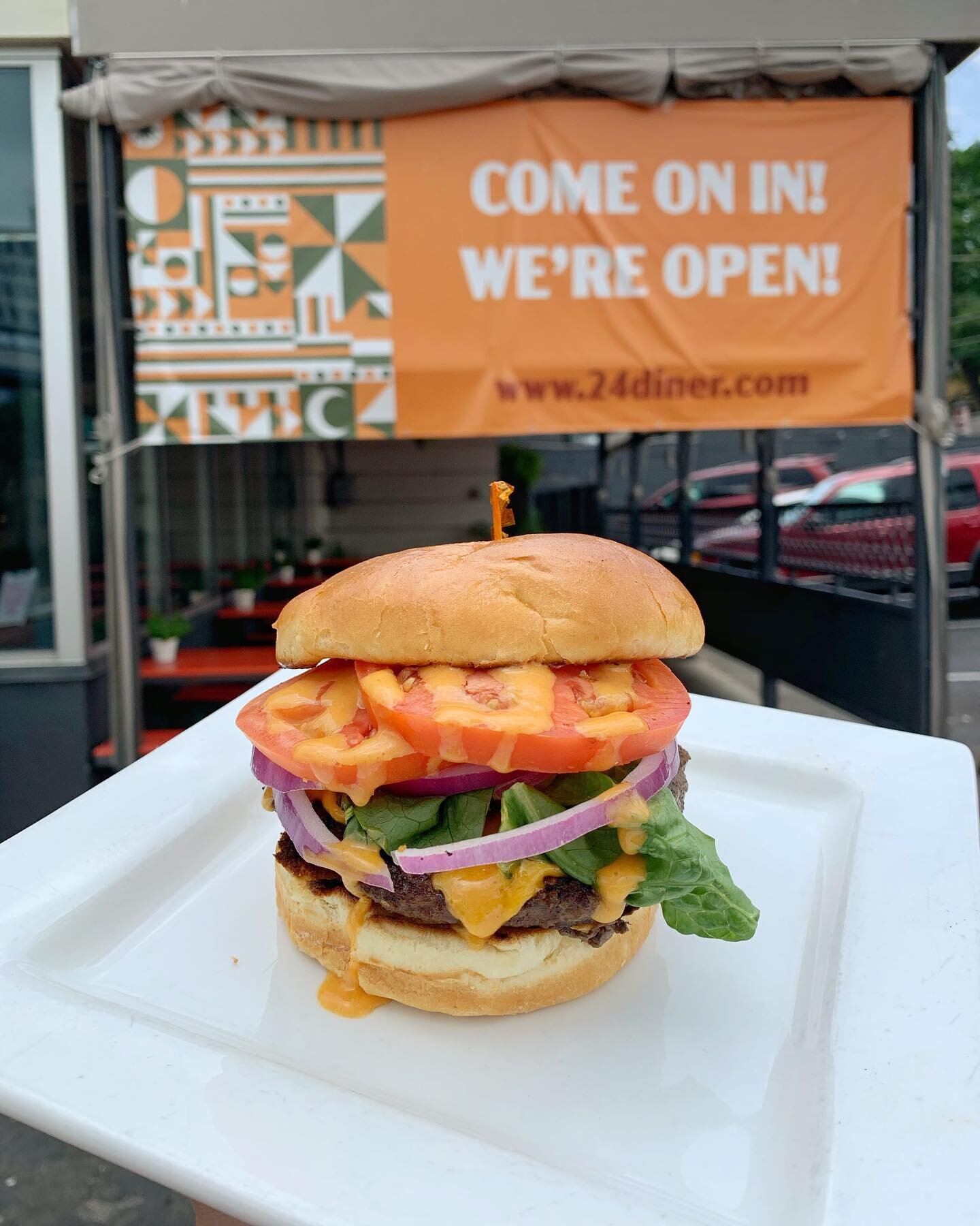 Burger with 100% Wagyu beef from @rangercattle and all the fixins&rsquo; 🍔 Order online for curbside pickup!