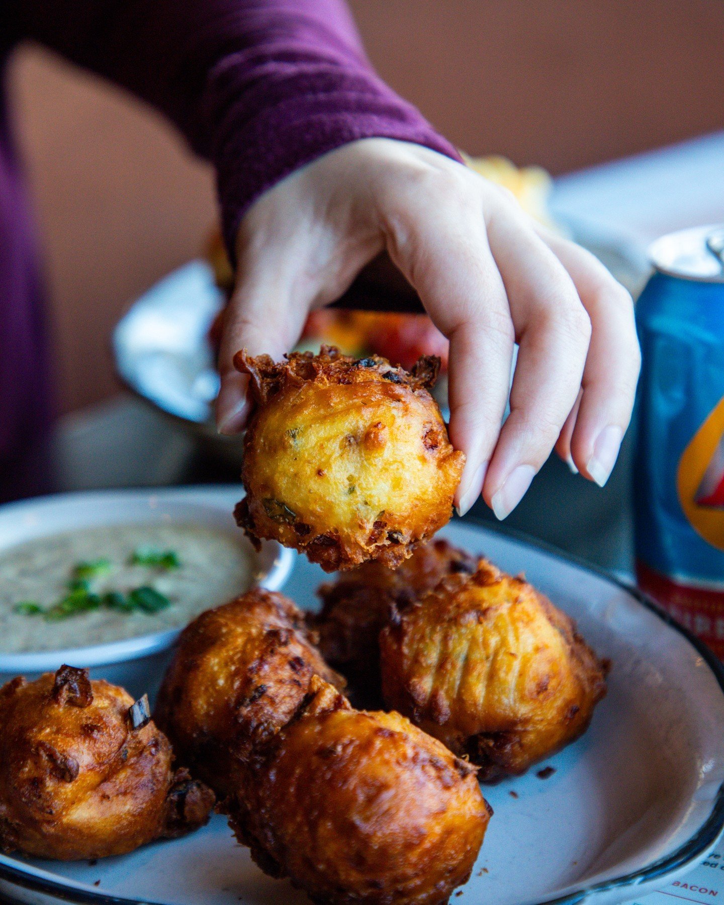 Put the 𝘧𝘳𝘪𝘦𝘥 into Friday with our Corn Fritters &mdash; filled with Creamed Corn, Bacon, Cheddar, Jalape&ntilde;os, and served with a side of Jalape&ntilde;o Remoulade! 🌶️🤤

#24Diner #DowntownAustin #AustinEats #AustinFoodies #CornFritters #5