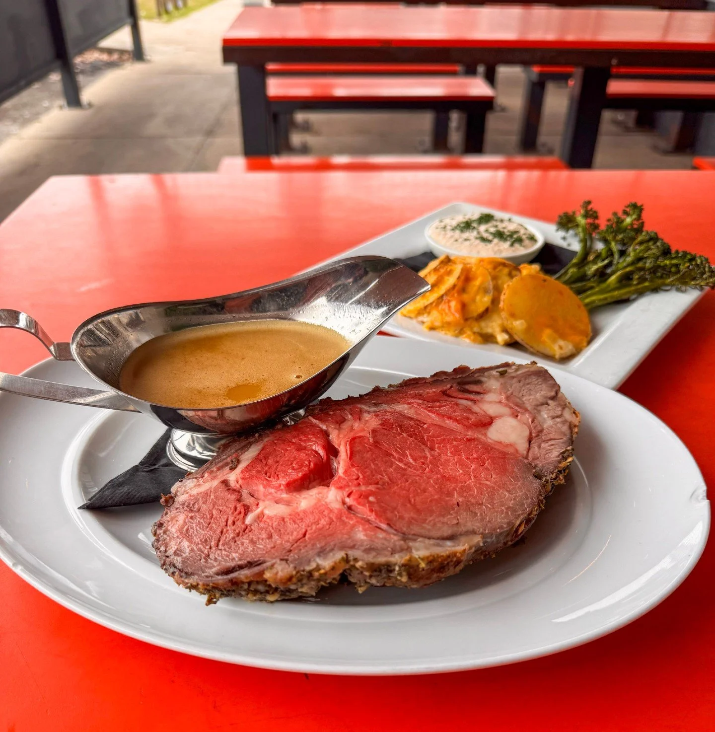 We&rsquo;ll let you in no matter which Santa&rsquo;s list you made this year. 😇✨

Pictured: our Prime Rib Special &mdash; available Christmas Eve and Christmas Day only. Come get festive with us.

14 OZ. GARLIC ROSEMARY CRUSTED PRIME RIB SERVED WITH