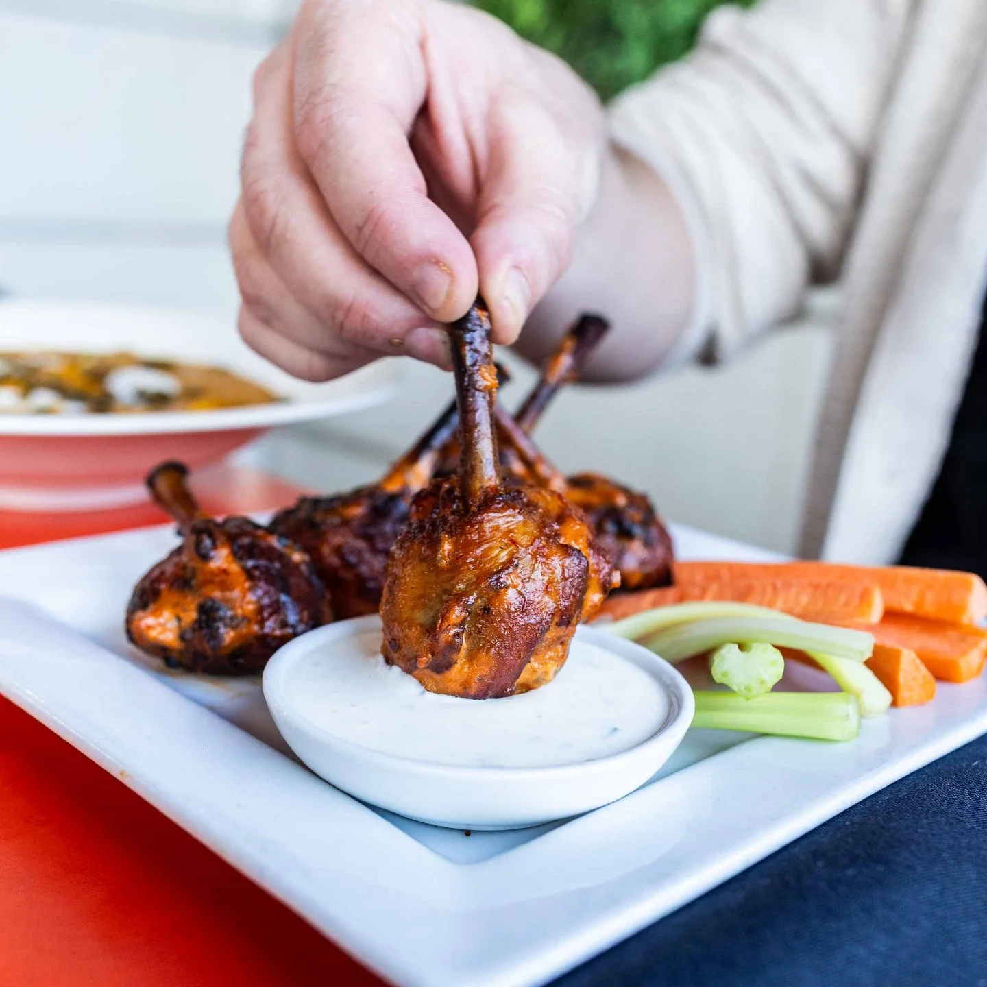 Swipe to dip ... technically these are for sharing. ᴛᴇᴄʜɴɪᴄᴀʟʟʏ.

#24Diner #ATXHappyHour #AustinEats #SnackTimeATX #DinerVibes | happy hour austin | best patios austin