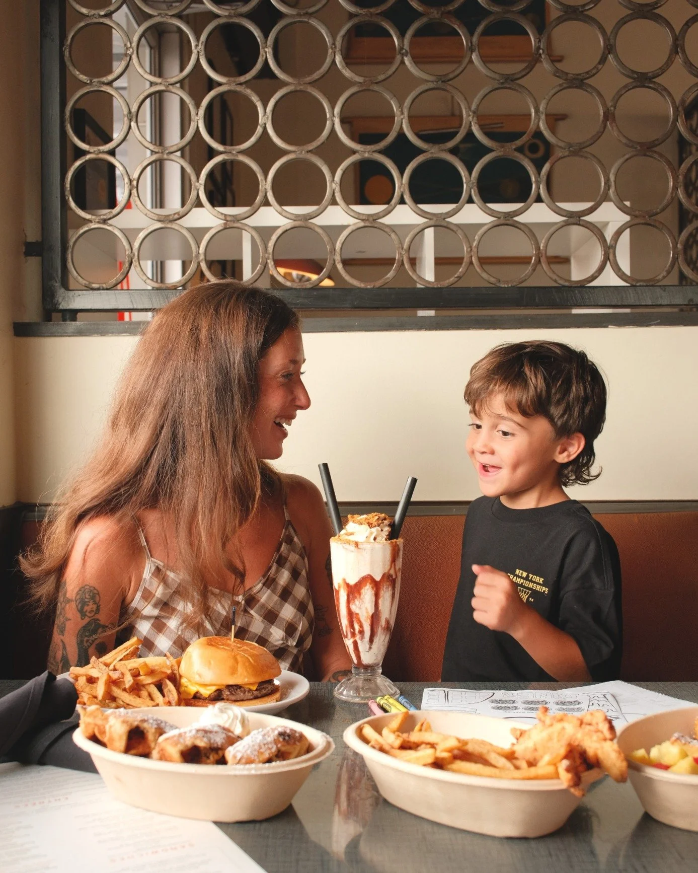 Backpacks packed, alarms set&hellip; after-school milkshakes are covered🥤

#BackToSchool #24Diner #FamilyBreakfast #AustinEats #FirstDayOfSchool | breakfast all day every day | family friendly diner | first day of school tradition | austin family fa
