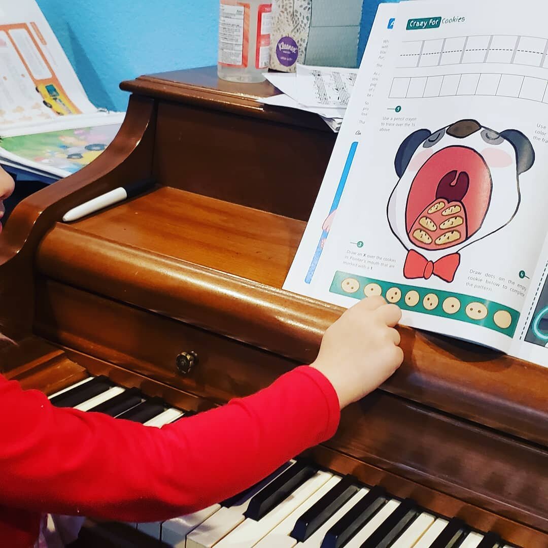 Preschool piano is fun with wunderkeys. 
#wunderkeys
#preschoolpiano
Www.gracenotemusictx.com/piano