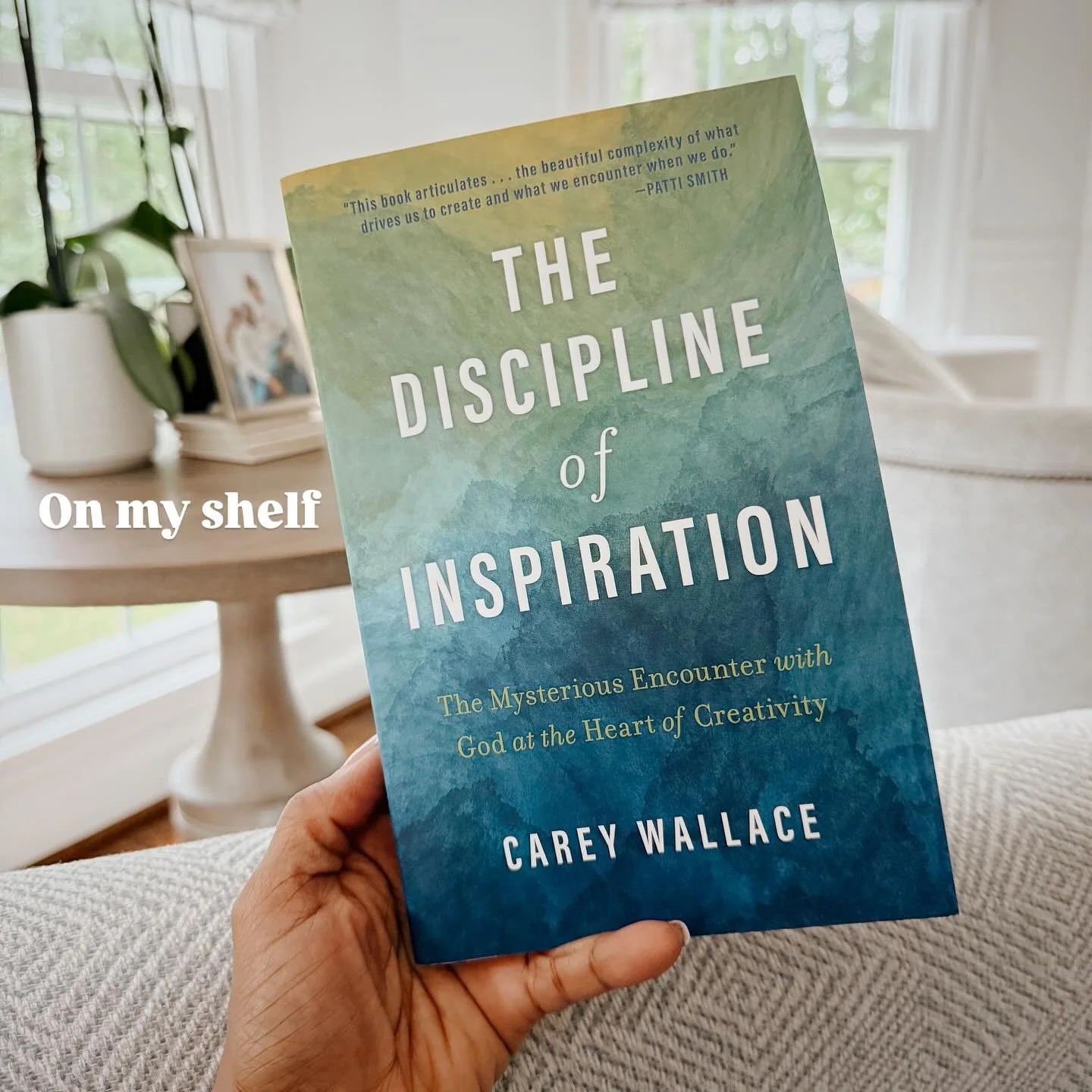 📚What&rsquo;s on your bookshelf this August? I&rsquo;m spending time reading this new book by Carey Wallace on The Discipline of Inspiration.  After publishing my book I&rsquo;ve felt anxiety toward writing anything new. The creative process was co-