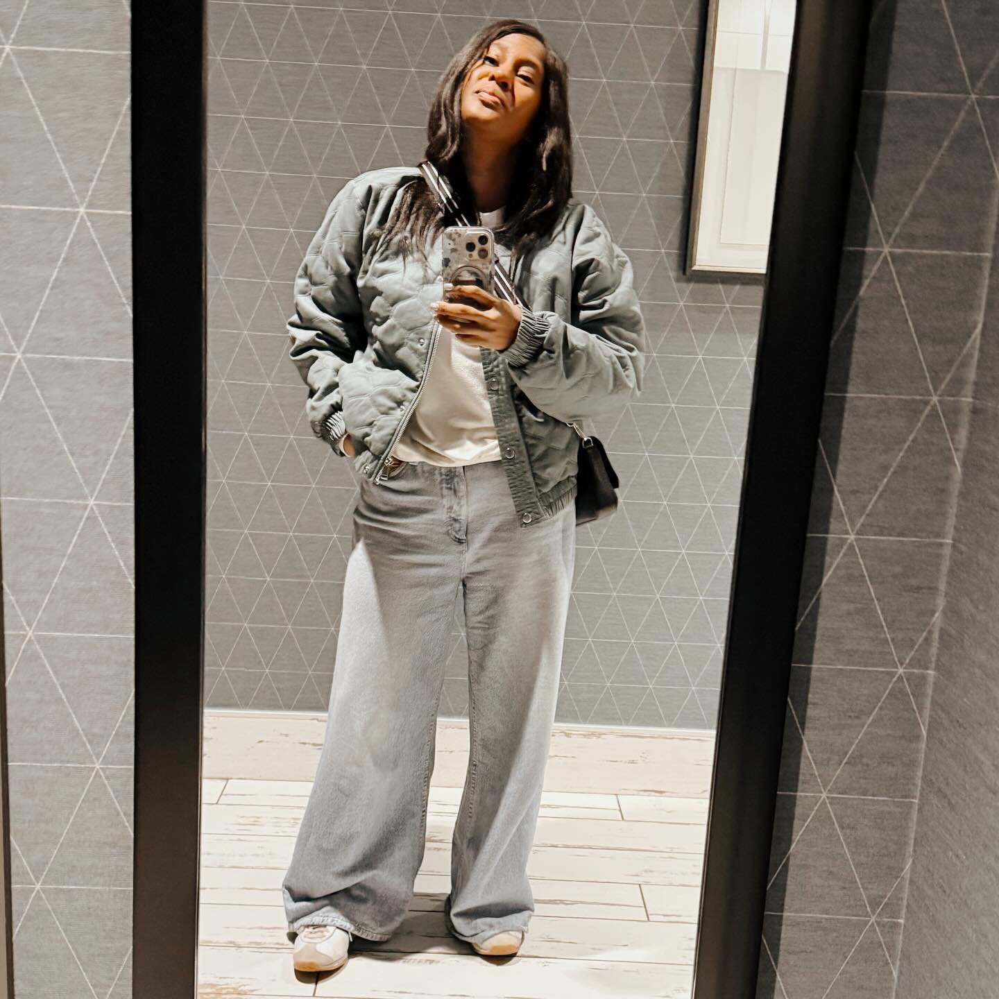 Kids went back to school today. 🙌🏾 Hallelujah! Found myself again over a solo breakfast and my Reclaim the Morning journaling time. 

Parents: on a scale of 1 to &ldquo;Won&rsquo;t He do it,&rdquo; how happy are you for the holiday break to be done