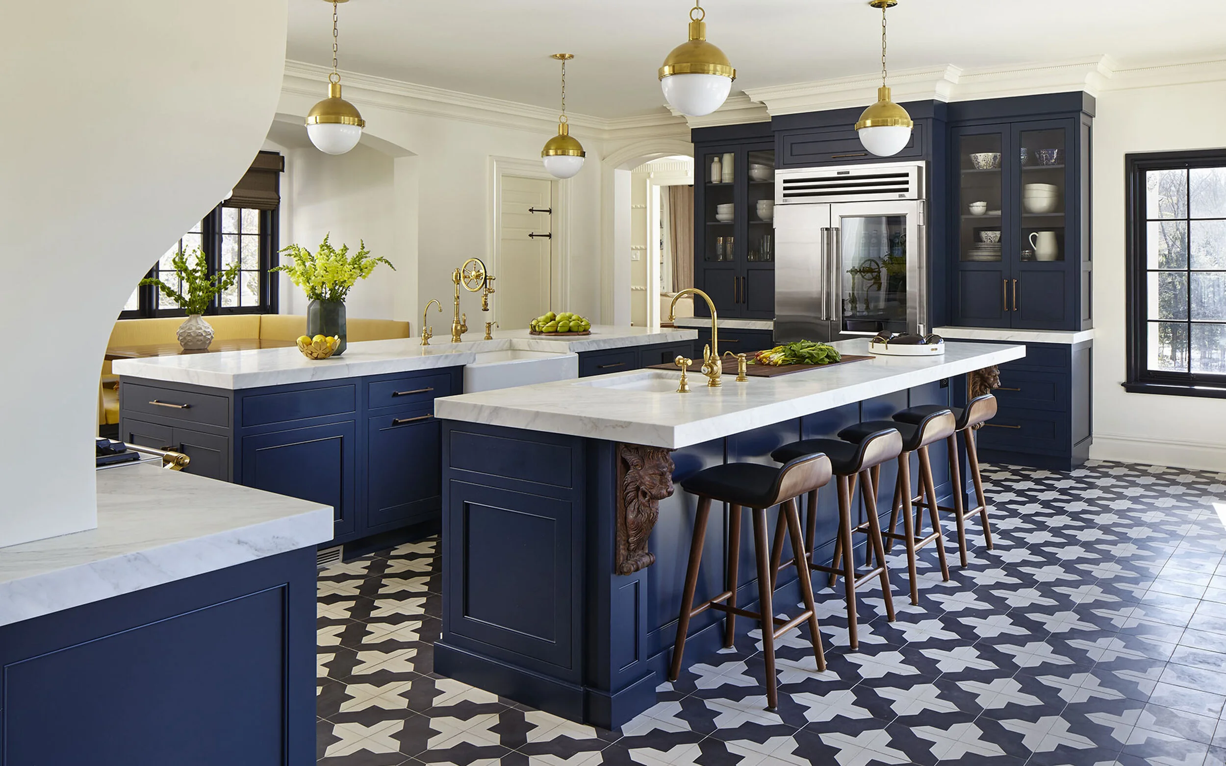 Georgian colonial home in Greenwich CT, kitchen marble countertop