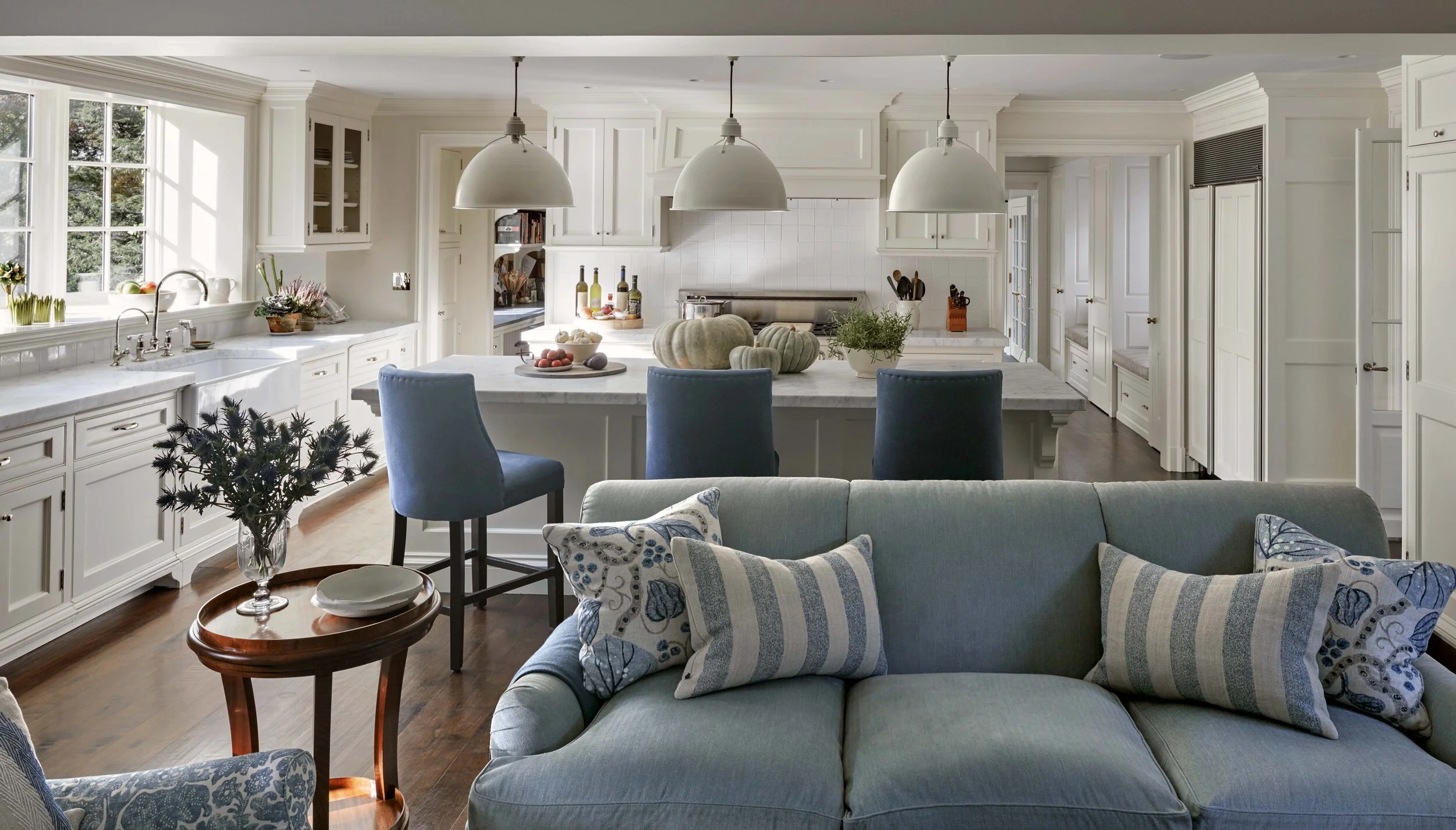 Shingle style home in Greenwich CT, kitchen breakfast nook