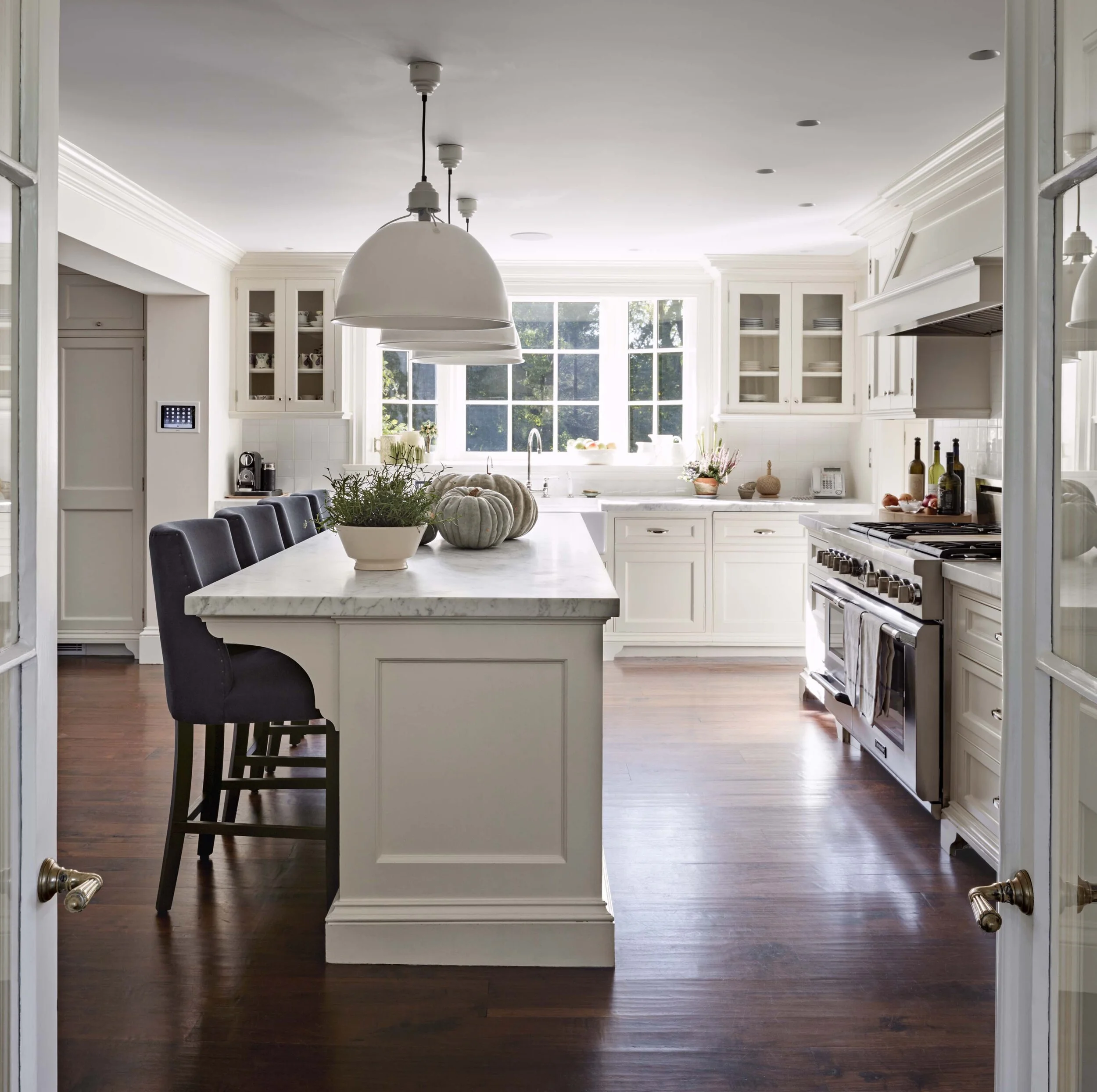 Georgian home in Greenwich CT, kitchen butler pantry