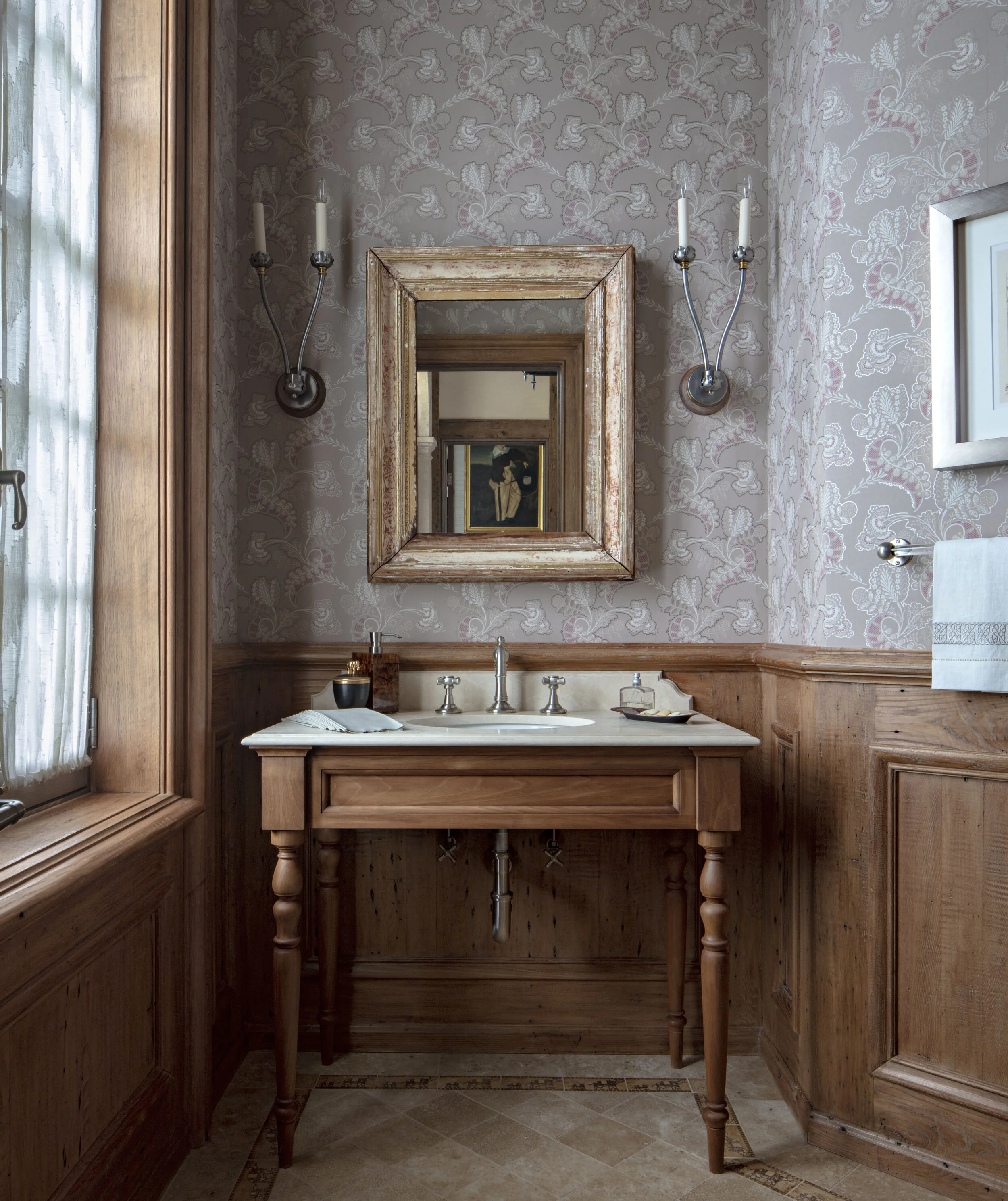 Colonial home in Greenwich CT, master bathroom suite