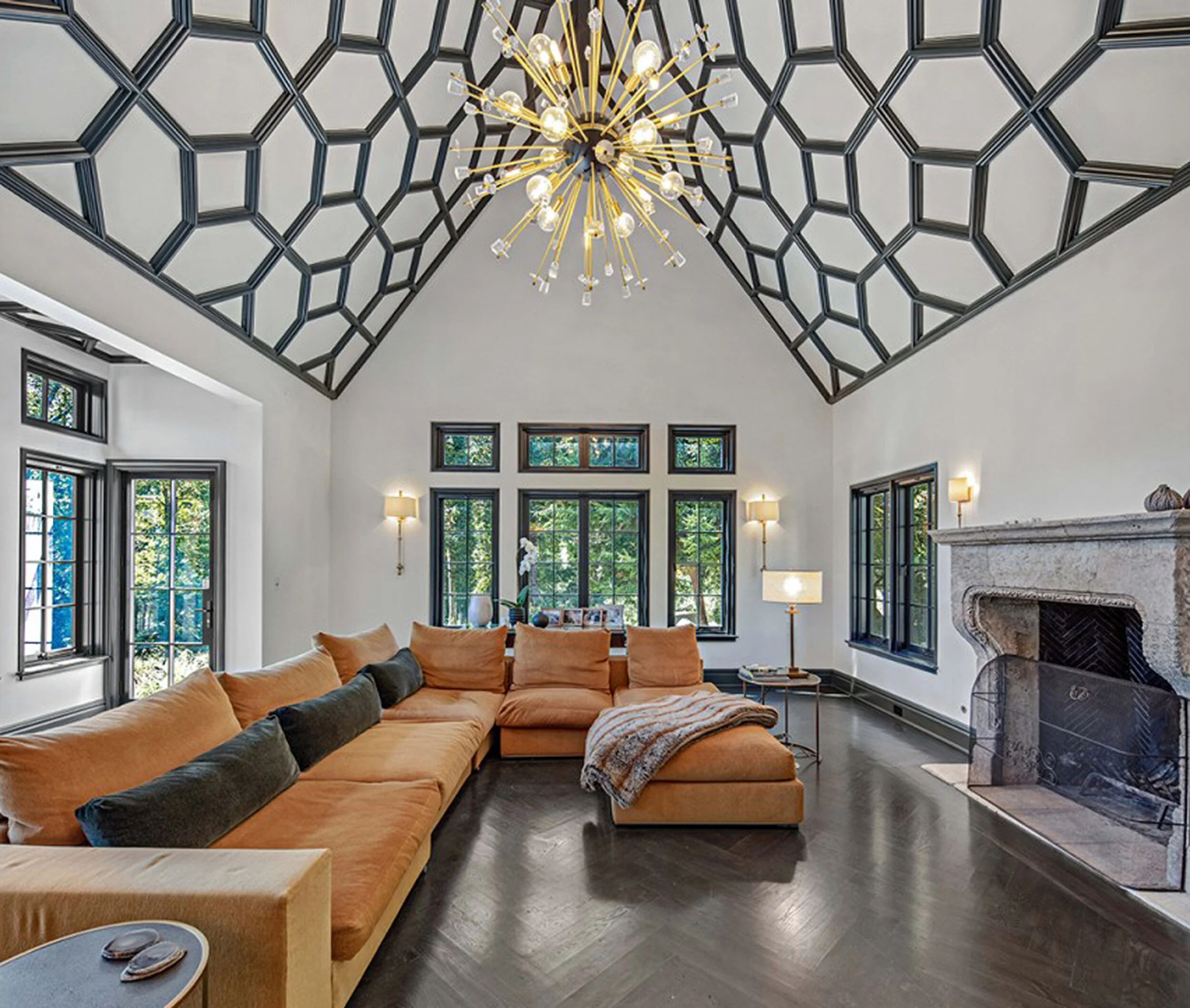 Georgian home in Greenwich CT, living room with arched window