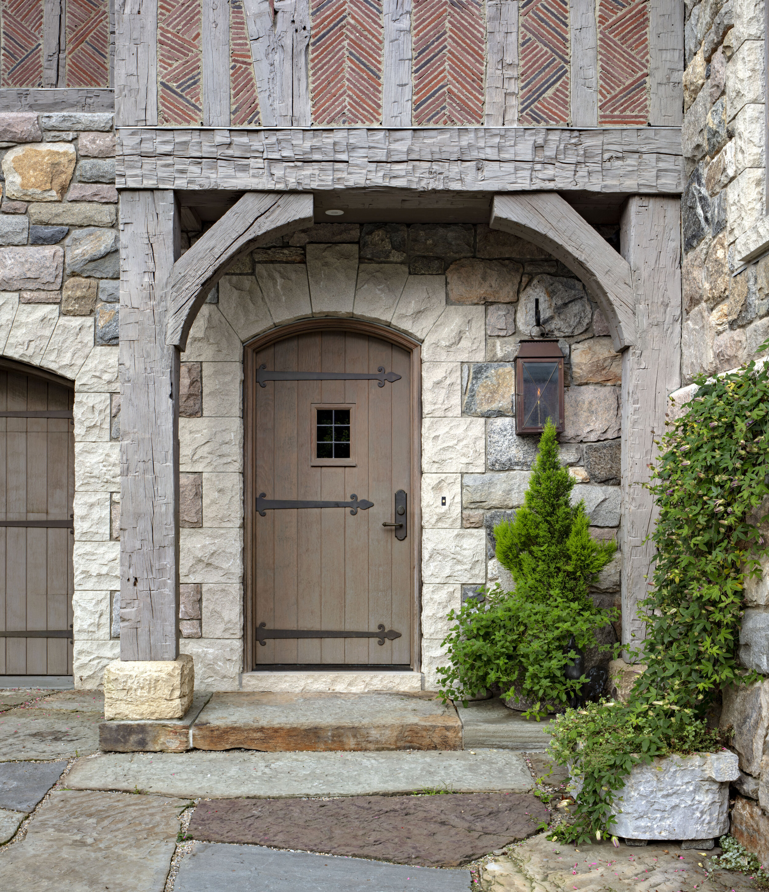 Georgian colonial home in Greenwich CT, entry colonnade