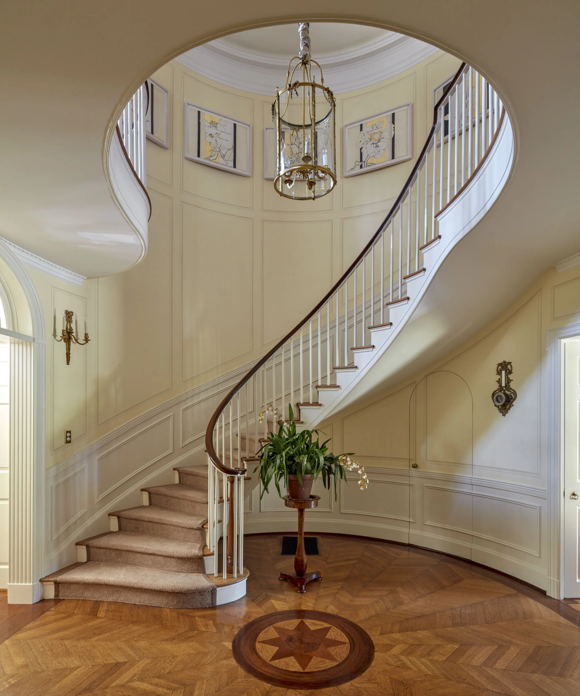 Georgian home in Greenwich CT, circular staircase